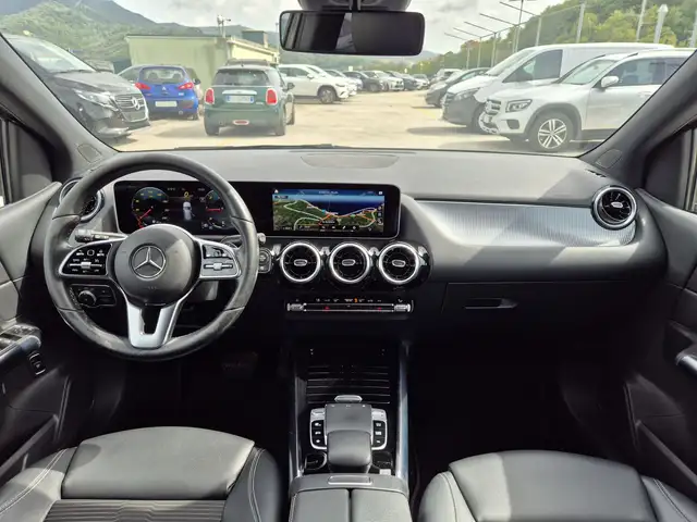 Mercedes-Benz B Class view 8