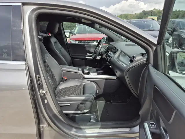 Mercedes-Benz B Class view 9