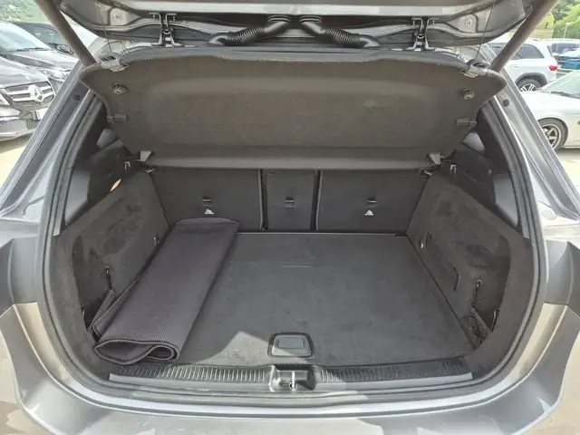 Mercedes-Benz B Class view 12