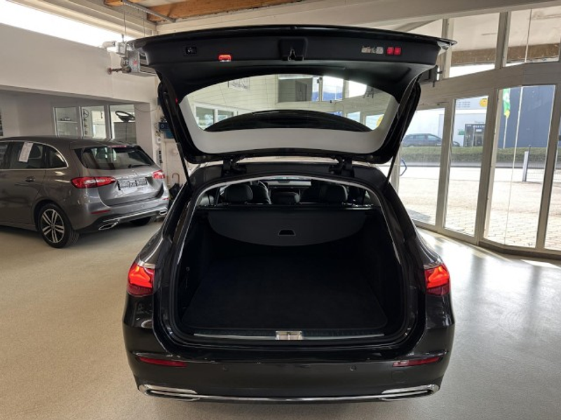Mercedes-Benz E 220 T d 4Matic Modelljahr 2026+DISTRONIC+AHK+19 Zoll+W — photo 10