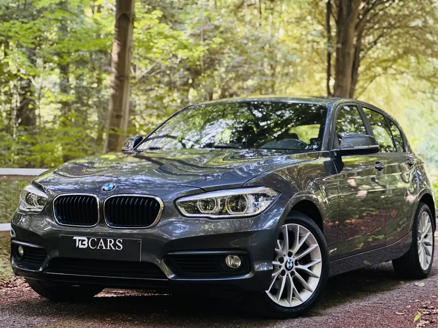 BMW 118 // BOITE AUTOMATIQUE \\ ** 53.000 KM ** Gris - 1