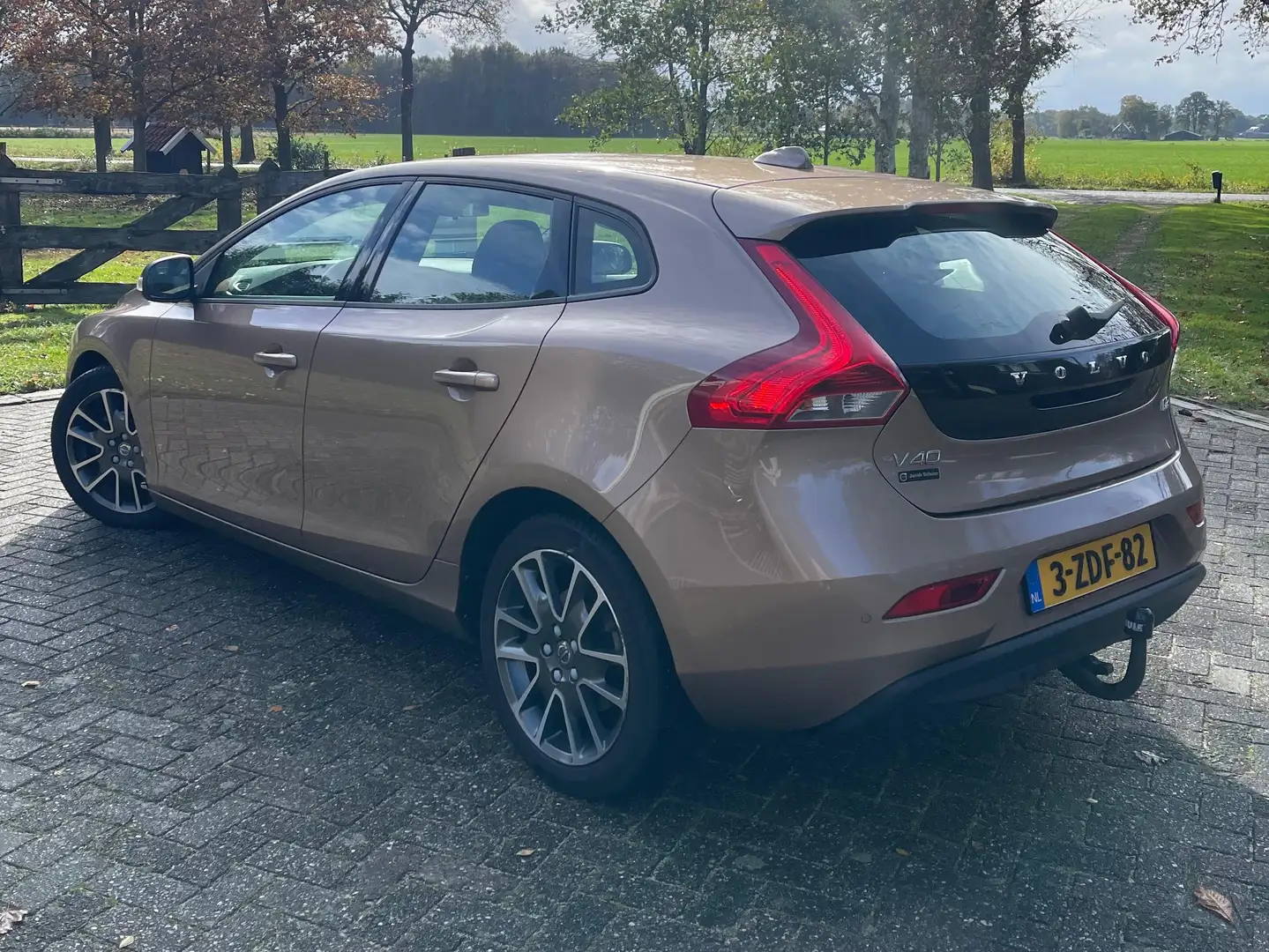 Volvo V40 V40 1.6 D2 Momentum Bronze - 2