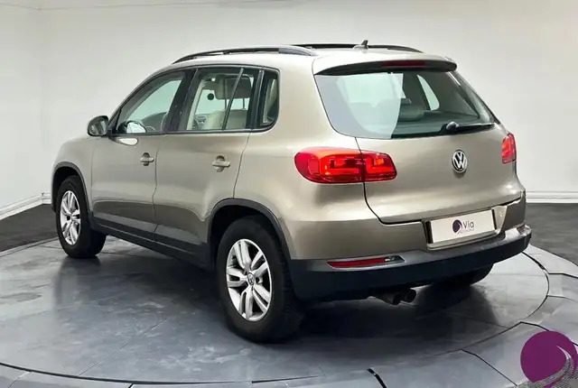 Volkswagen Tiguan view 5