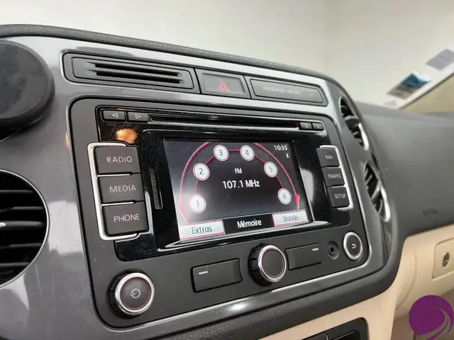 Volkswagen Tiguan view 12