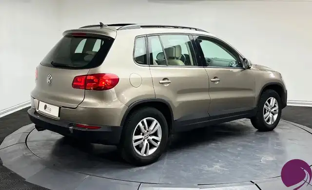 Volkswagen Tiguan view 6