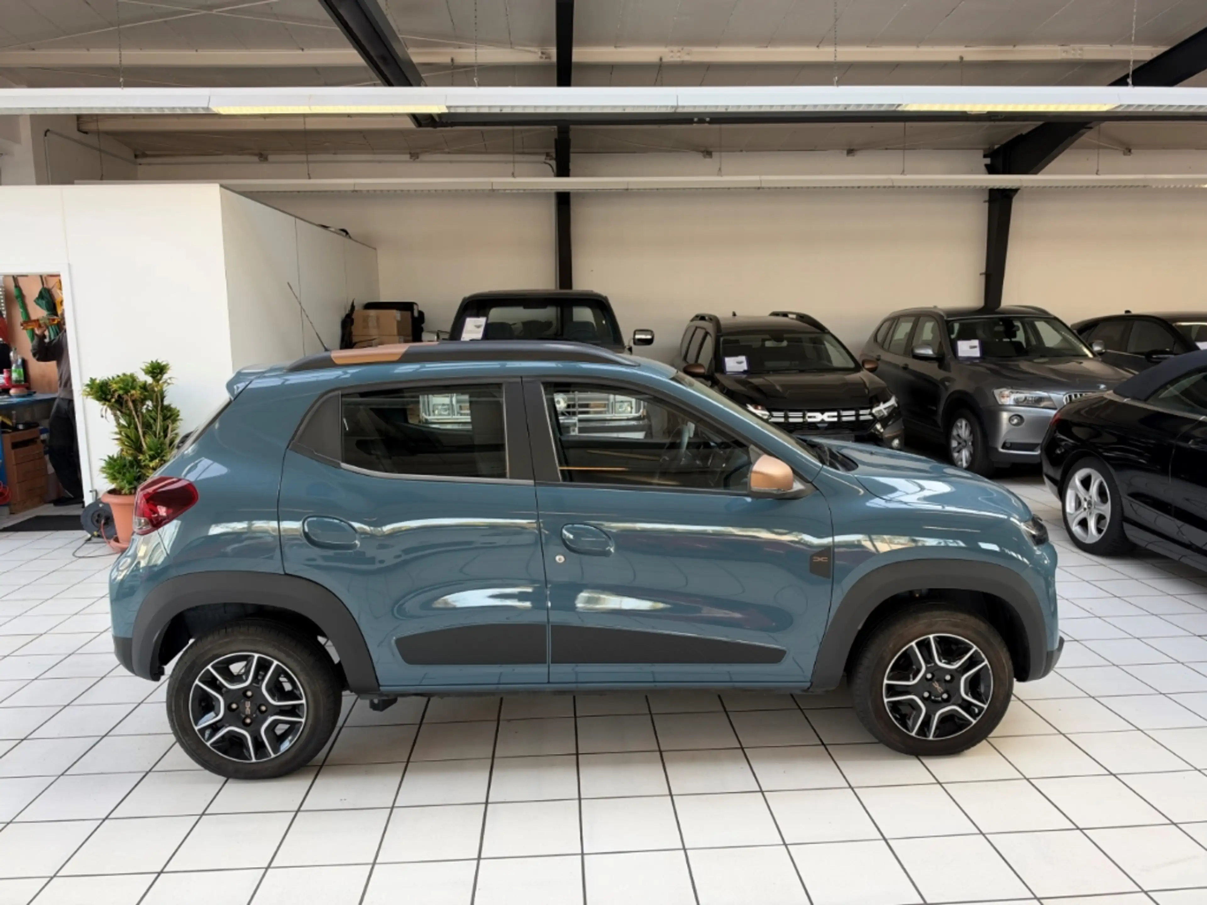 Dacia Spring Electric Extreme Scheckheft CCS-Ladedose — photo 4