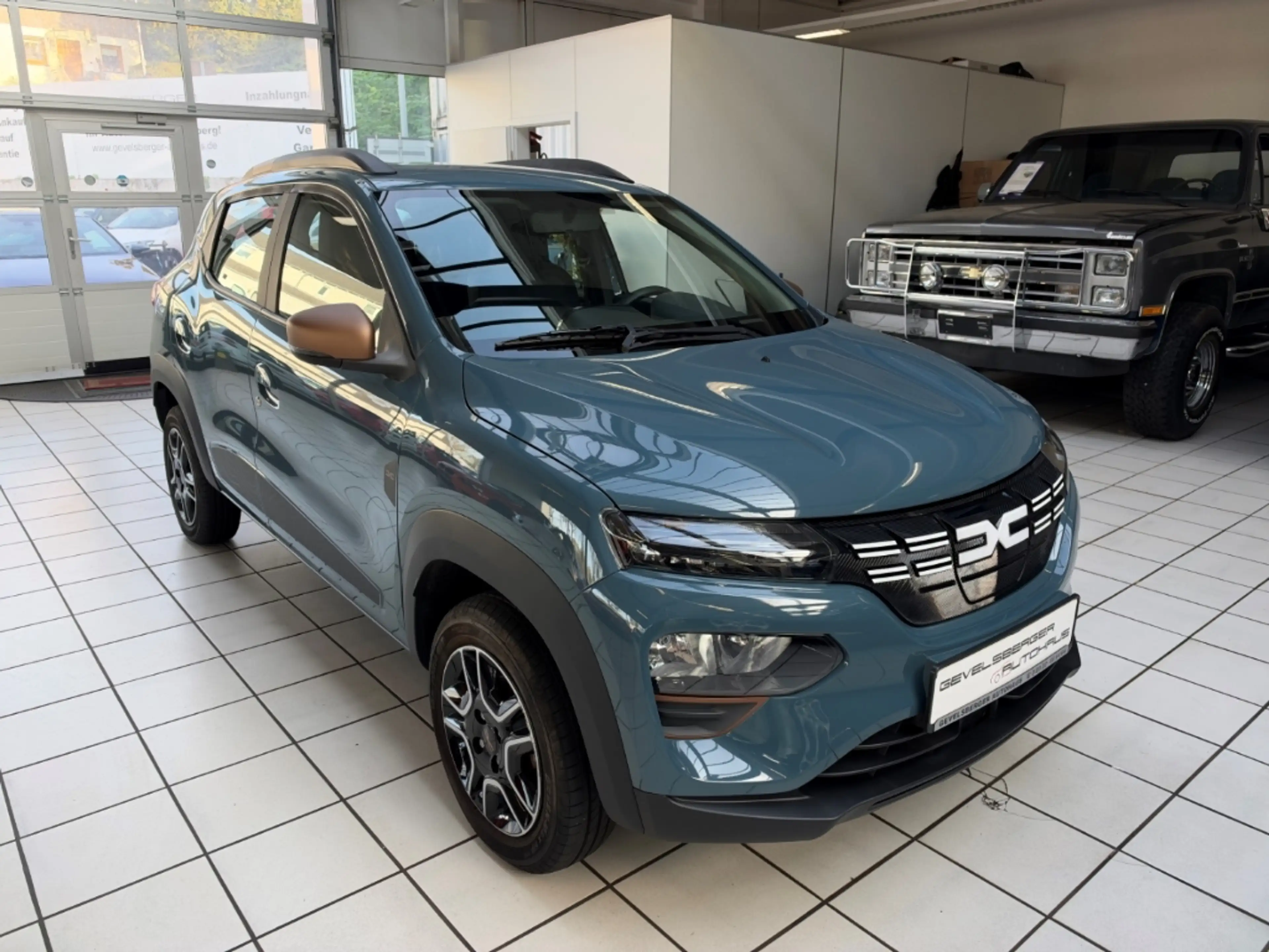 Dacia Spring Electric Extreme Scheckheft CCS-Ladedose — photo 3
