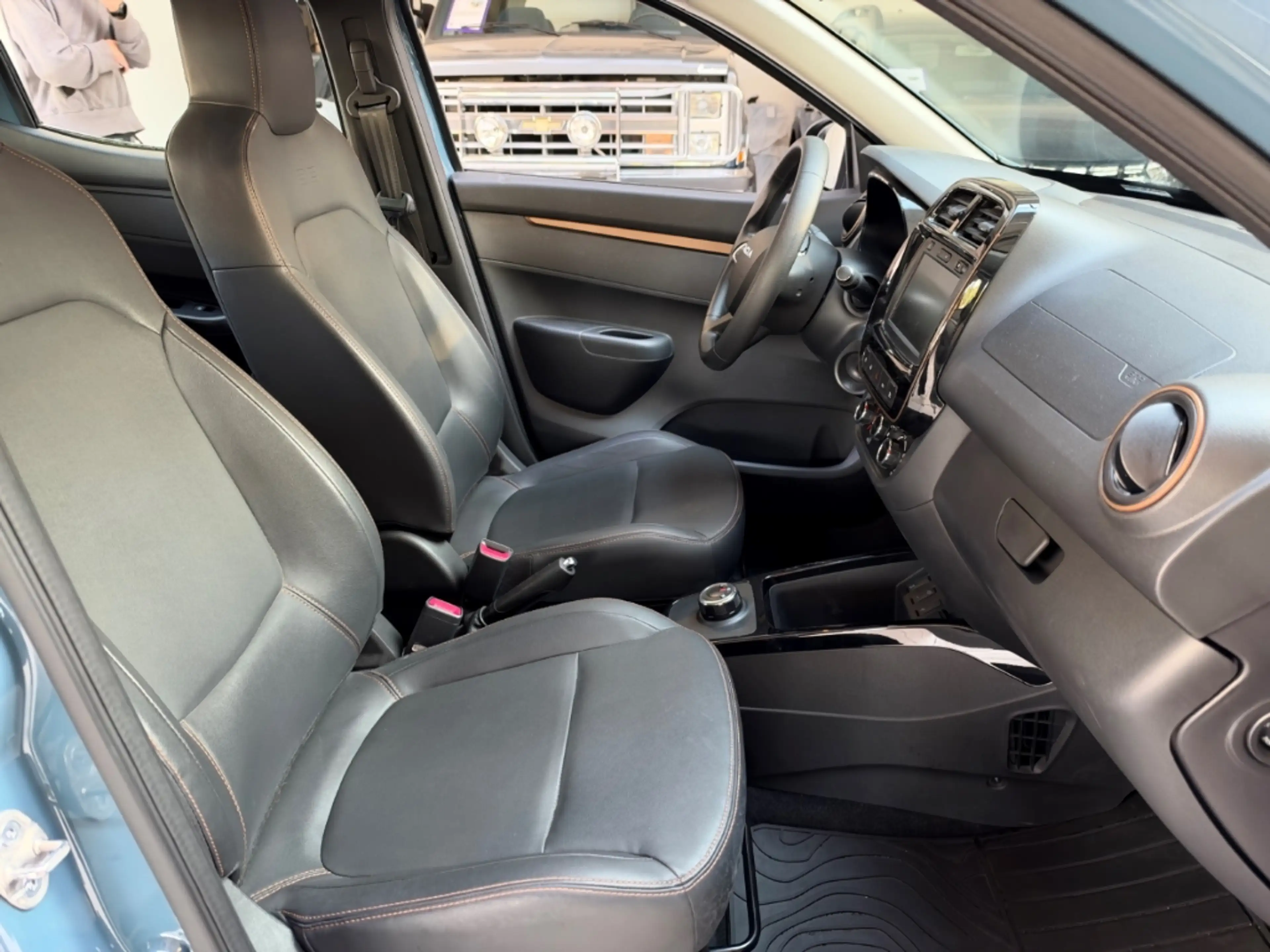 Dacia Spring Electric Extreme Scheckheft CCS-Ladedose — photo 12