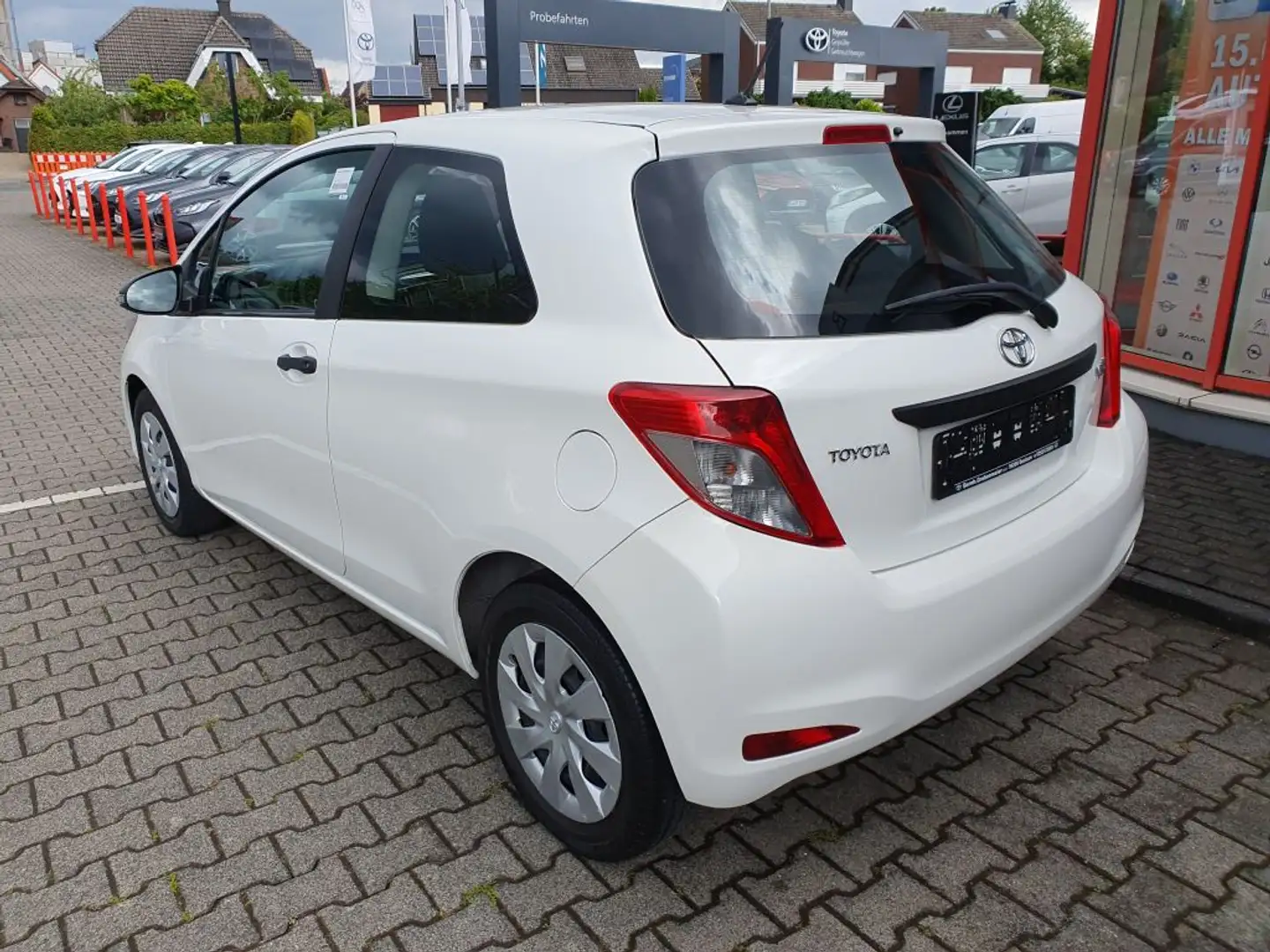 Toyota Yaris 1.0 VVT-i Cool Blanc - 2