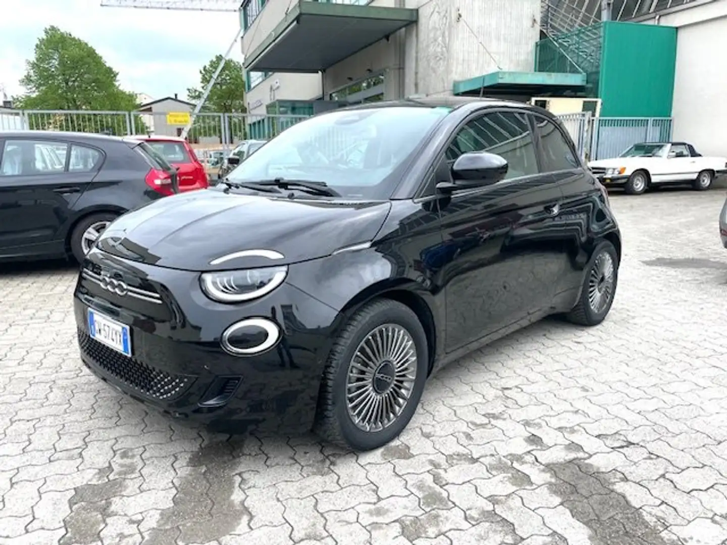 Fiat 500e 42 kWh Icon + aziendale Full Optionals IVA esposta Noir - 1