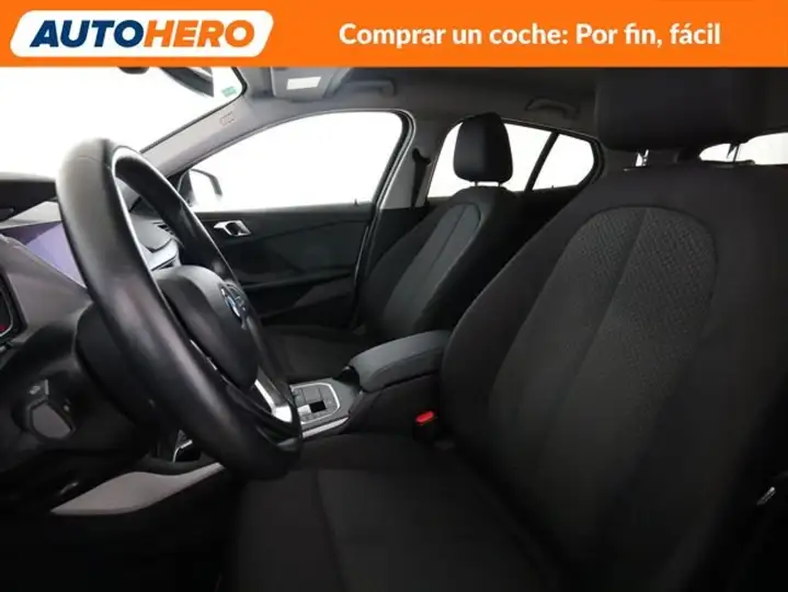 BMW Serie 1 2020, foto 11