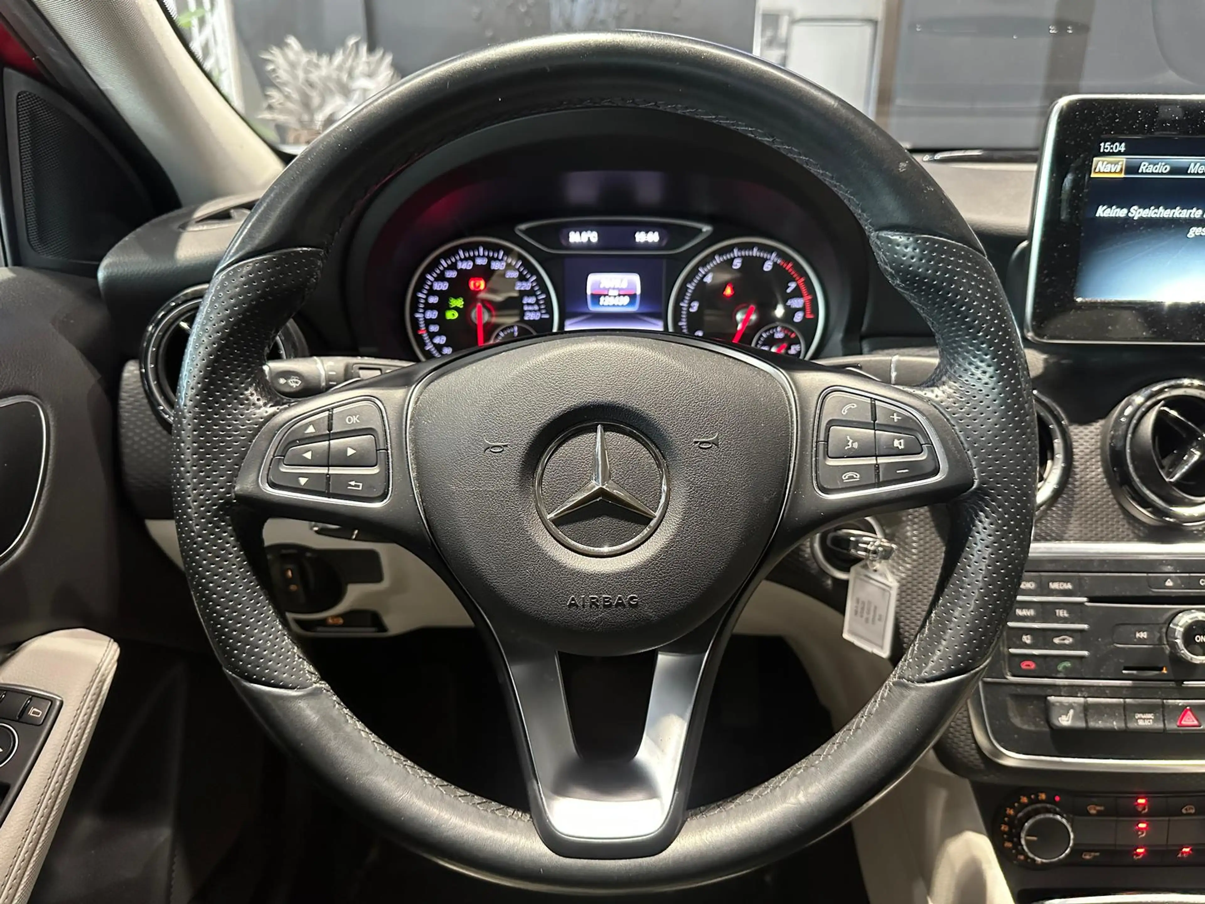 Mercedes-Benz A 180 7G LED LEDER-SPORTSI NAV KAM SPUR TEMPO SHZ MOPF F — photo 13
