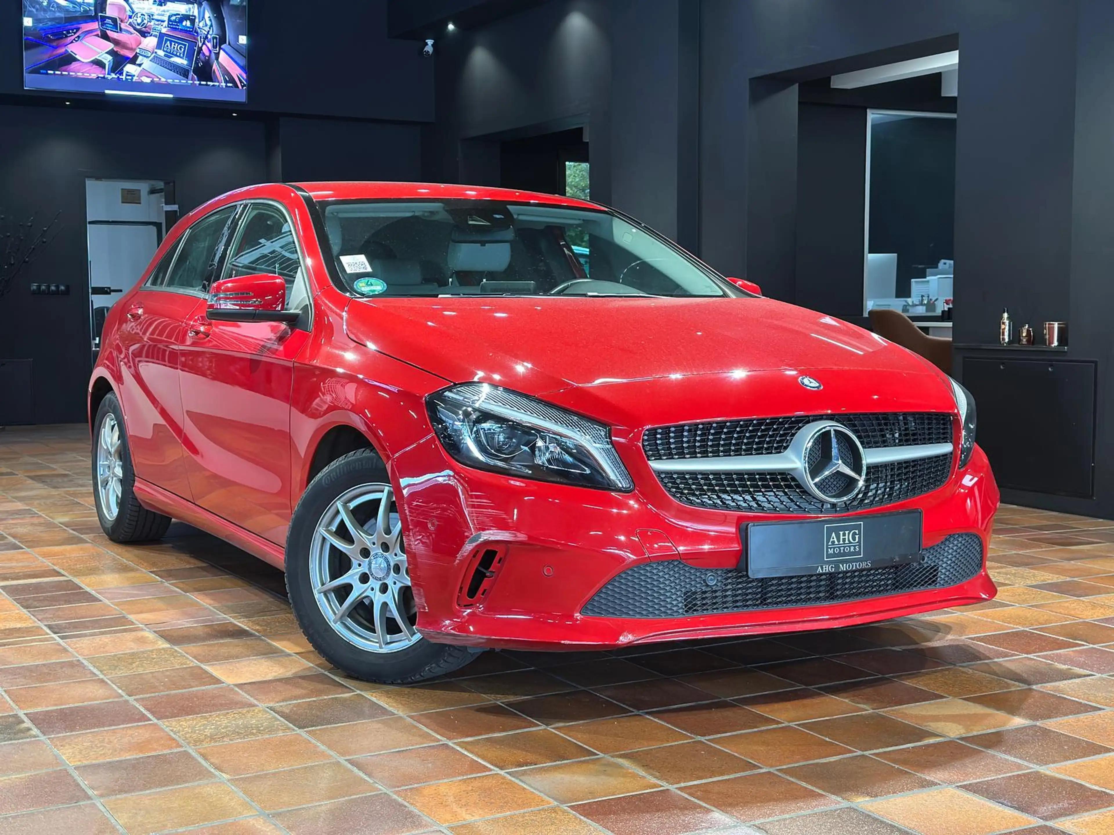 Mercedes-Benz A 180 7G LED LEDER-SPORTSI NAV KAM SPUR TEMPO SHZ MOPF F — photo 7