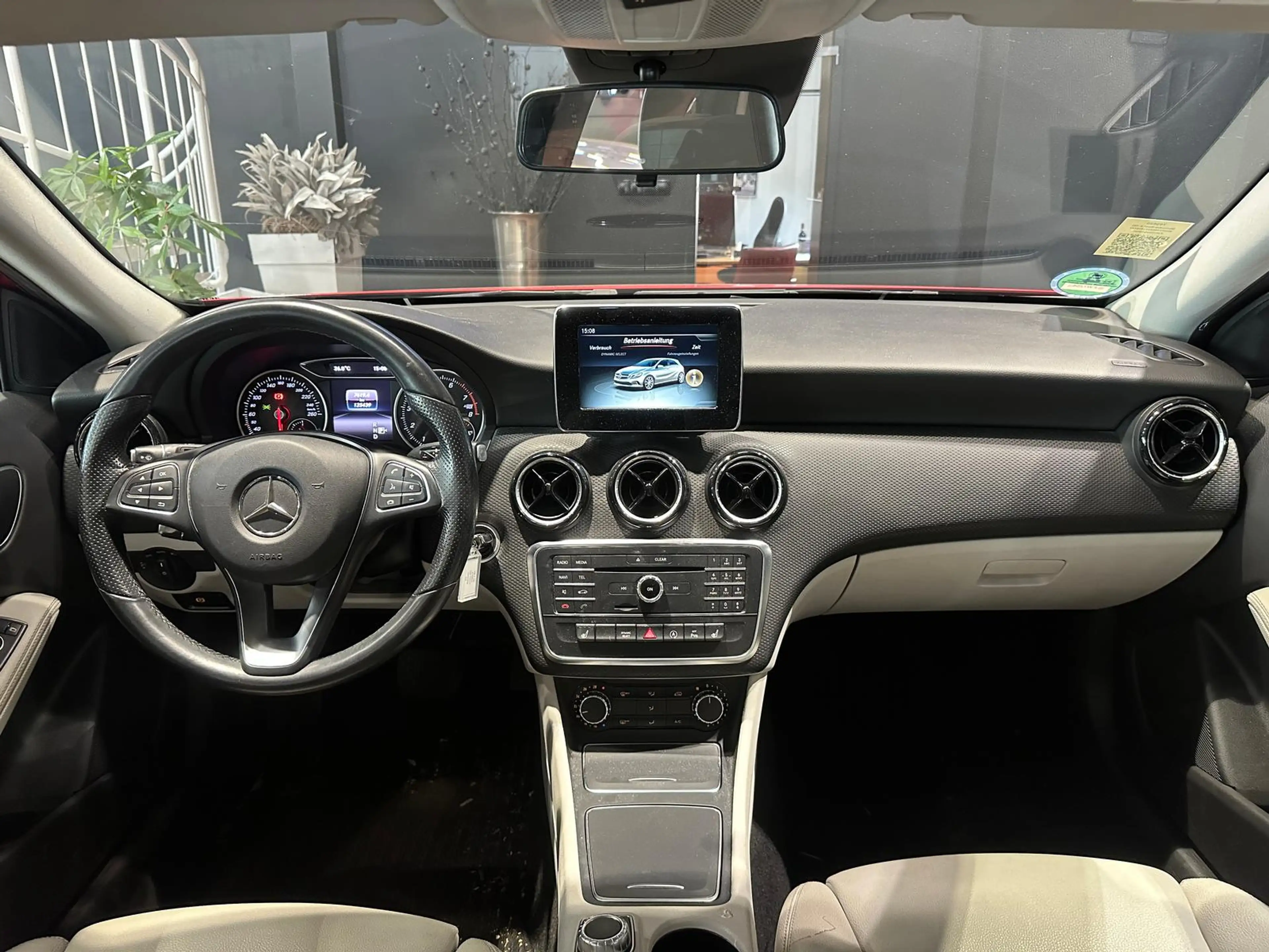 Mercedes-Benz A 180 7G LED LEDER-SPORTSI NAV KAM SPUR TEMPO SHZ MOPF F — photo 12