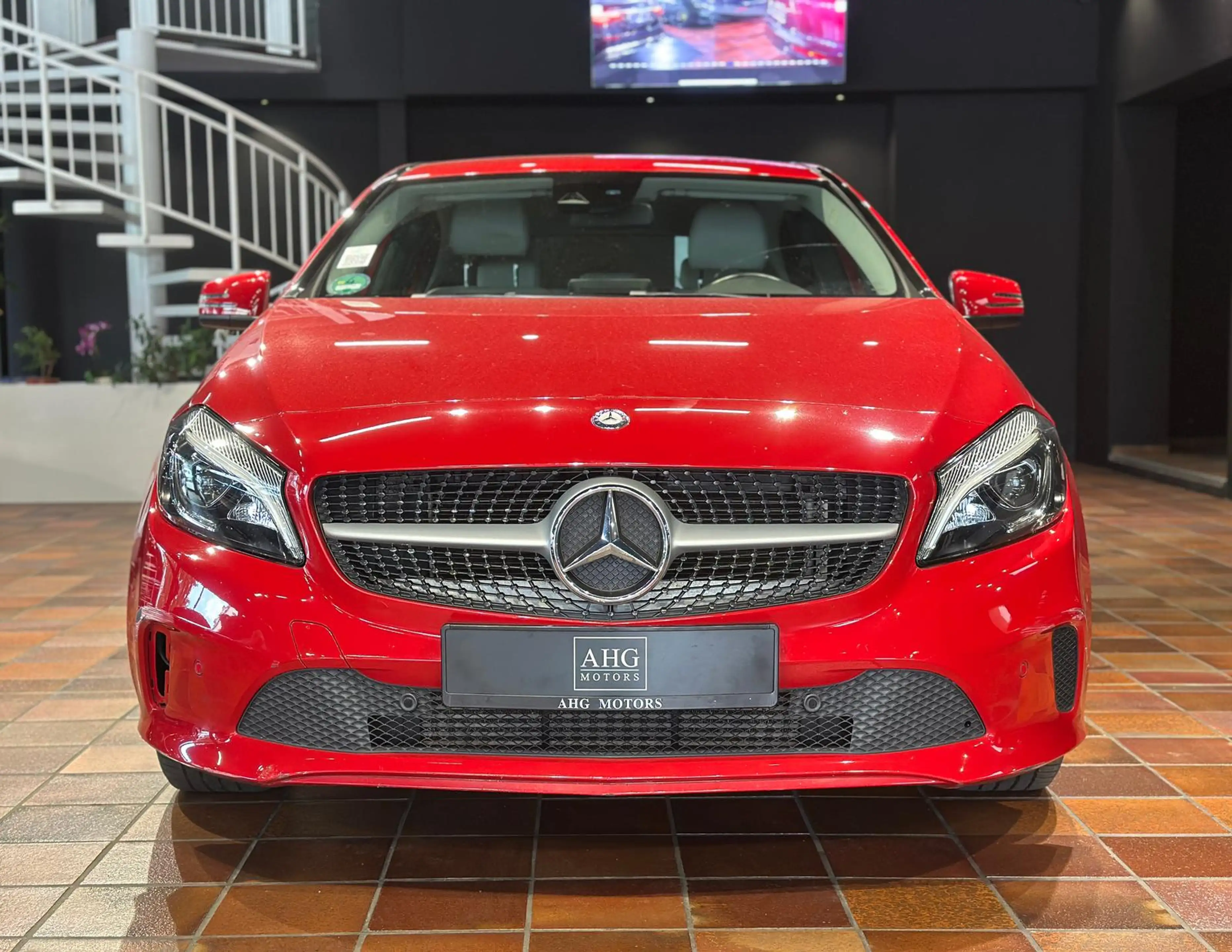 Mercedes-Benz A 180 7G LED LEDER-SPORTSI NAV KAM SPUR TEMPO SHZ MOPF F — photo 8