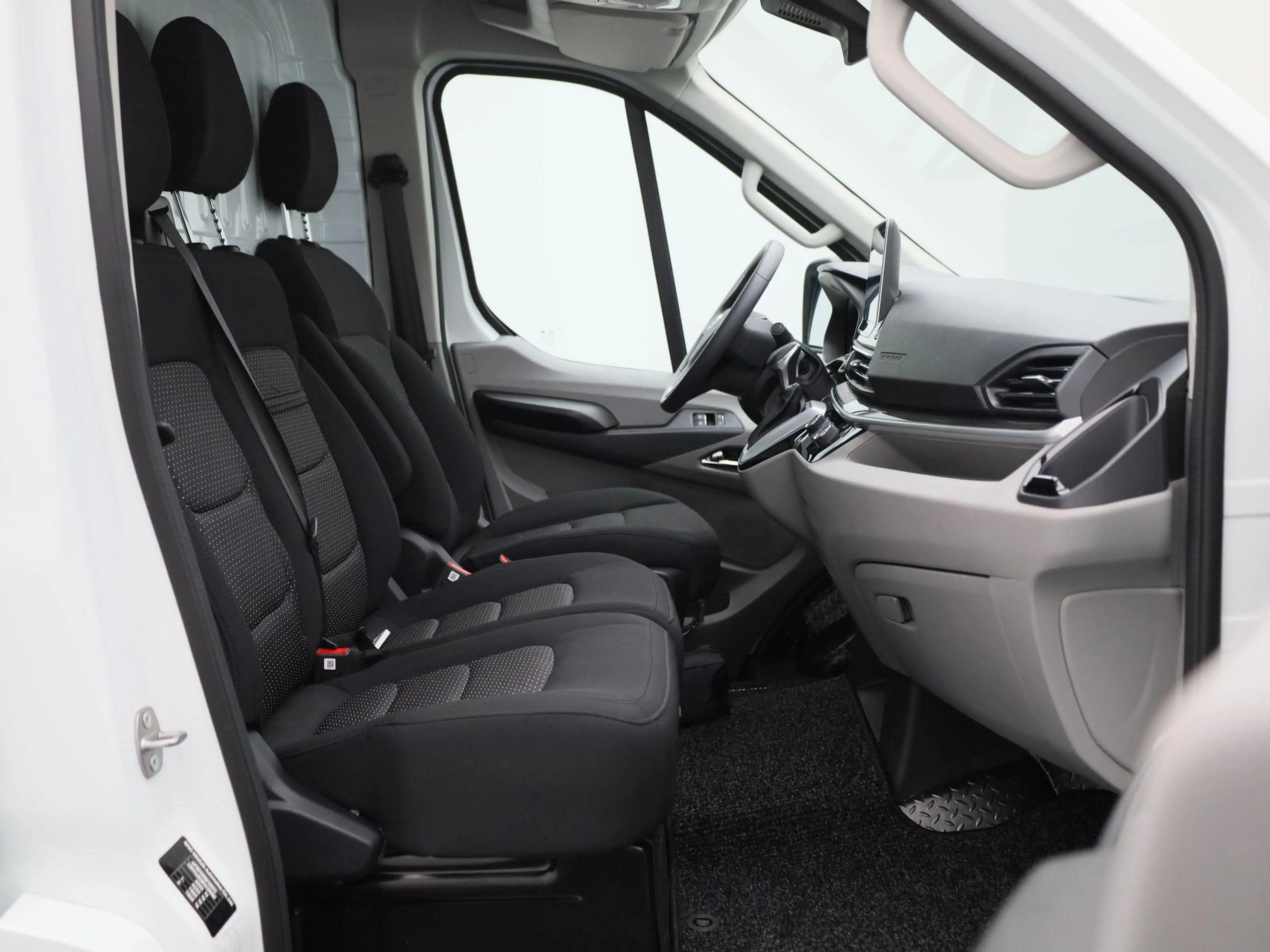 Maxus eDeliver 9 L3H2 Business DEAL 89 kWh | Camera | Zijschuifdeur — photo 12