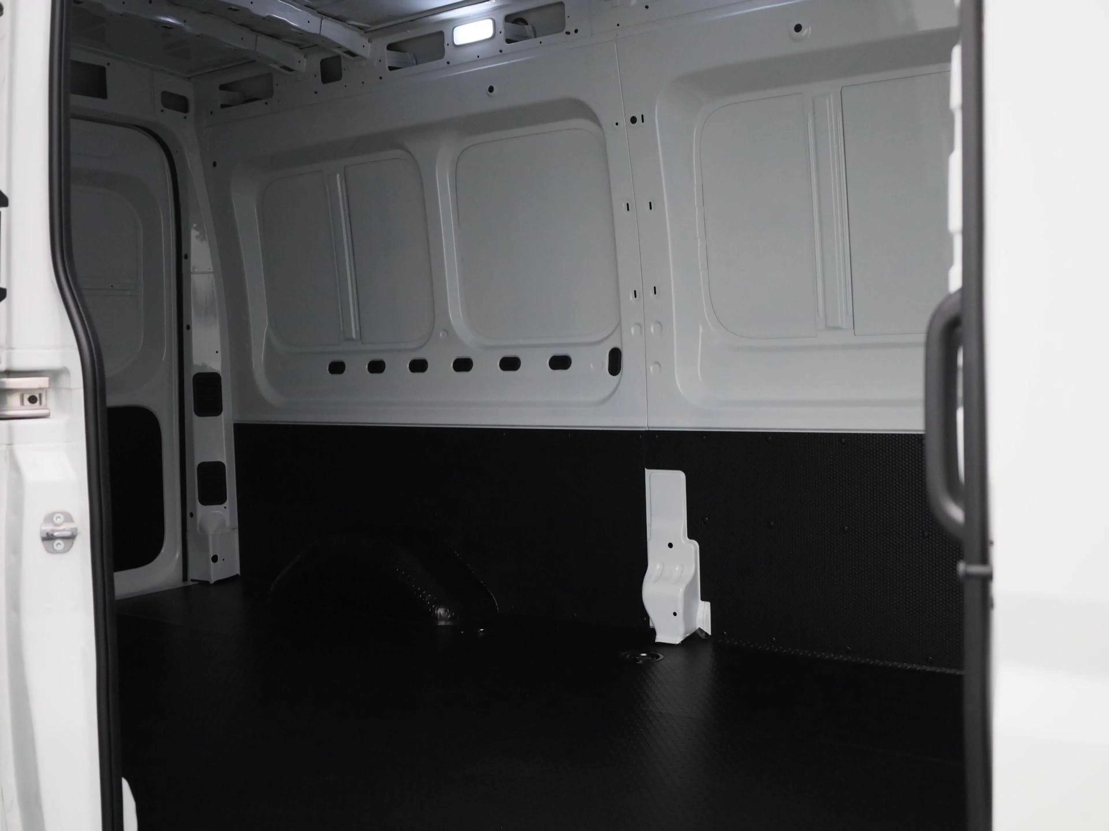 Maxus eDeliver 9 L3H2 Business DEAL 89 kWh | Camera | Zijschuifdeur — photo 13