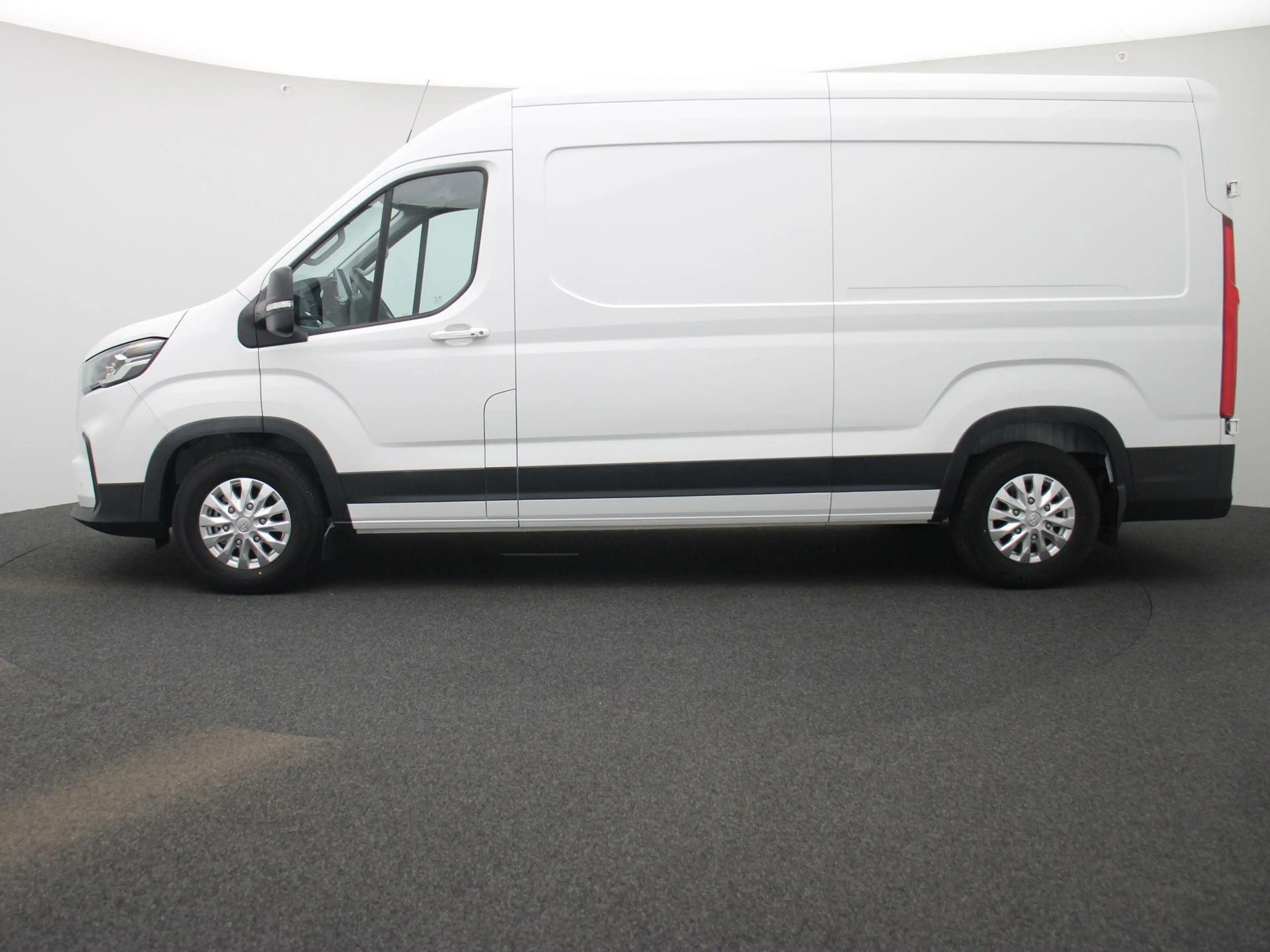 Maxus eDeliver 9 L3H2 Business DEAL 89 kWh | Camera | Zijschuifdeur — photo 4