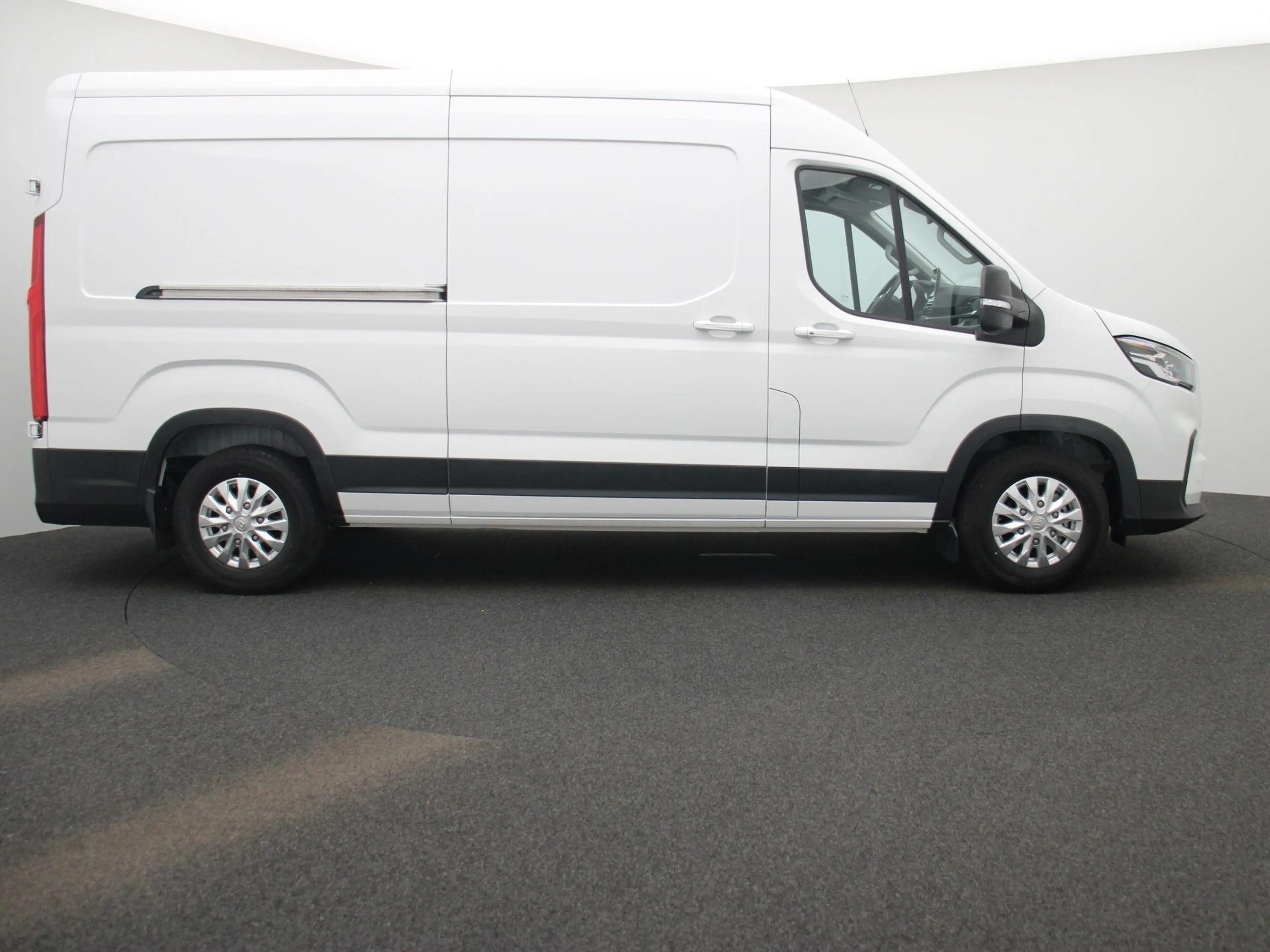 Maxus eDeliver 9 L3H2 Business DEAL 89 kWh | Camera | Zijschuifdeur — photo 6