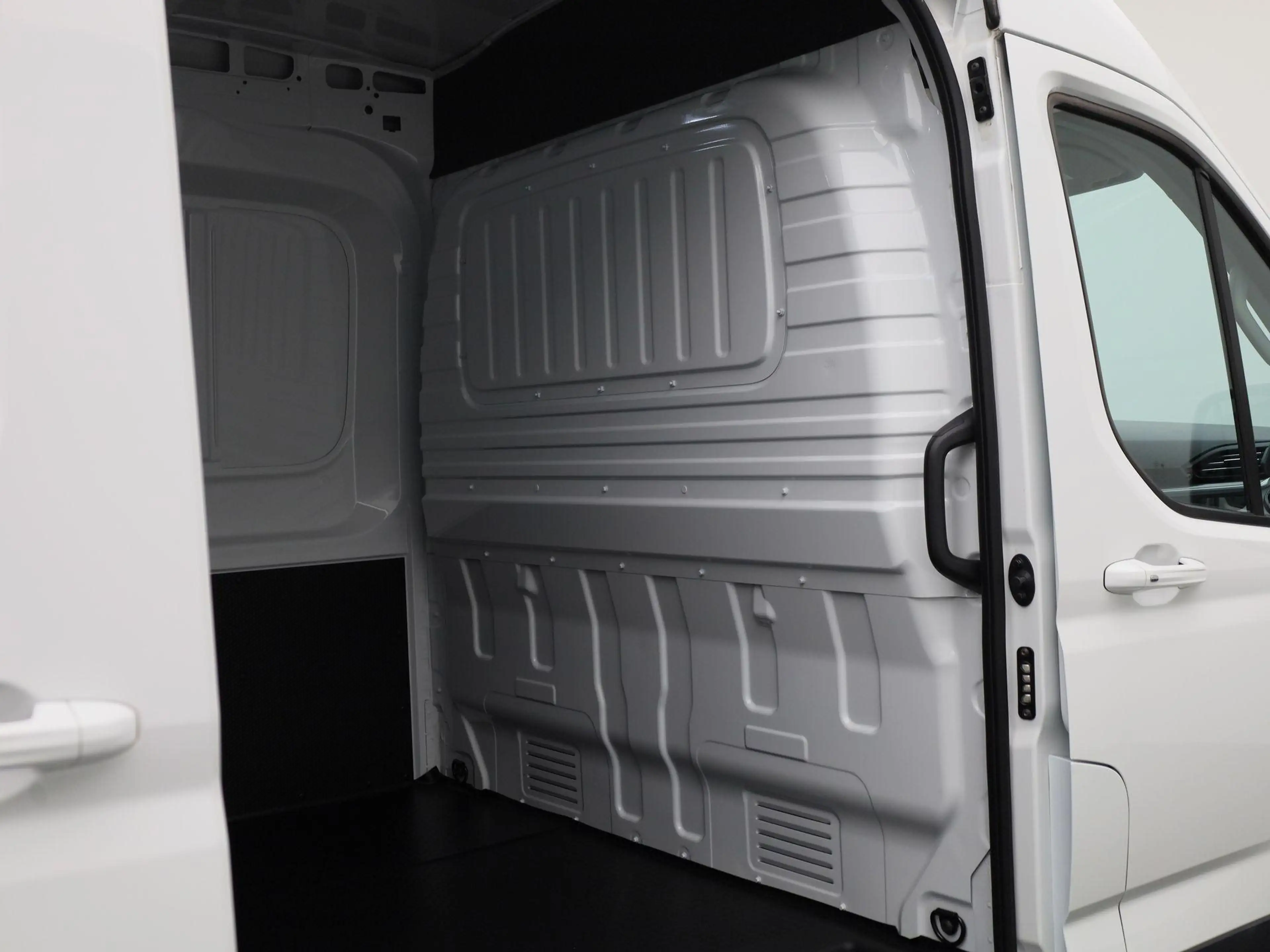 Maxus eDeliver 9 L3H2 Business DEAL 89 kWh | Camera | Zijschuifdeur — photo 14