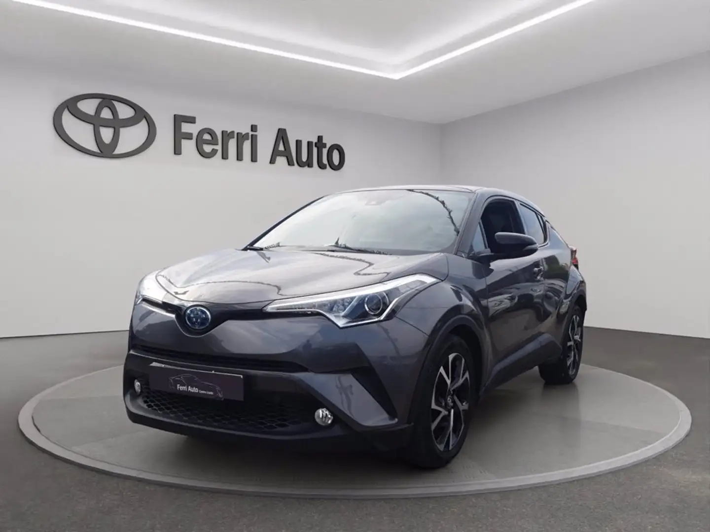 Toyota C-HR 1.8h style 2wd e-cvt Šedá - 1