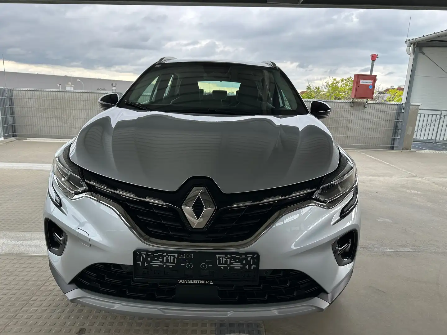 Renault Captur 1.3 TCe 140 Intens GPF NAVI Rückfahrkamera Silber - 2