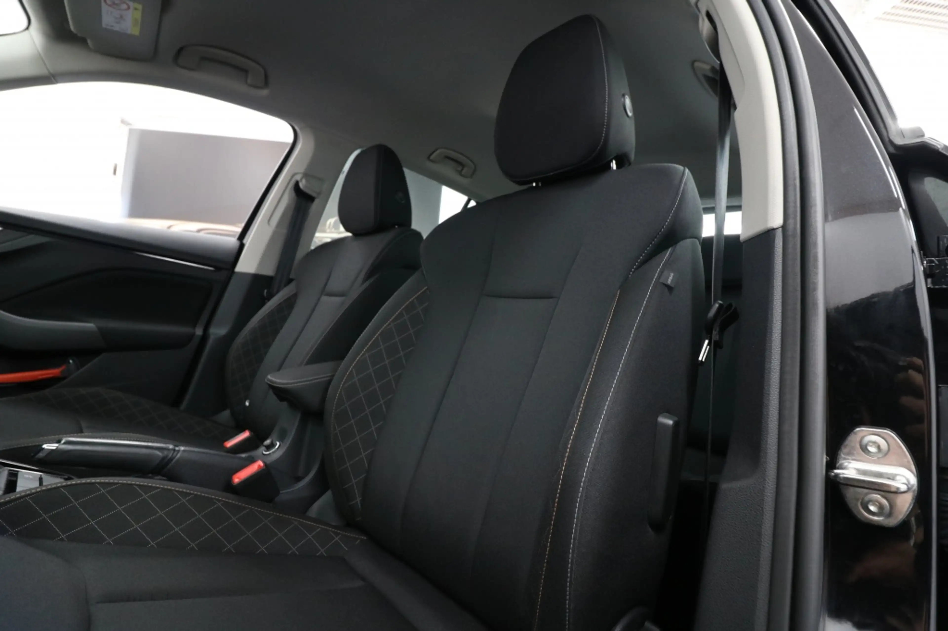 Skoda Kamiq 1.0 TSI Ambition — photo 5