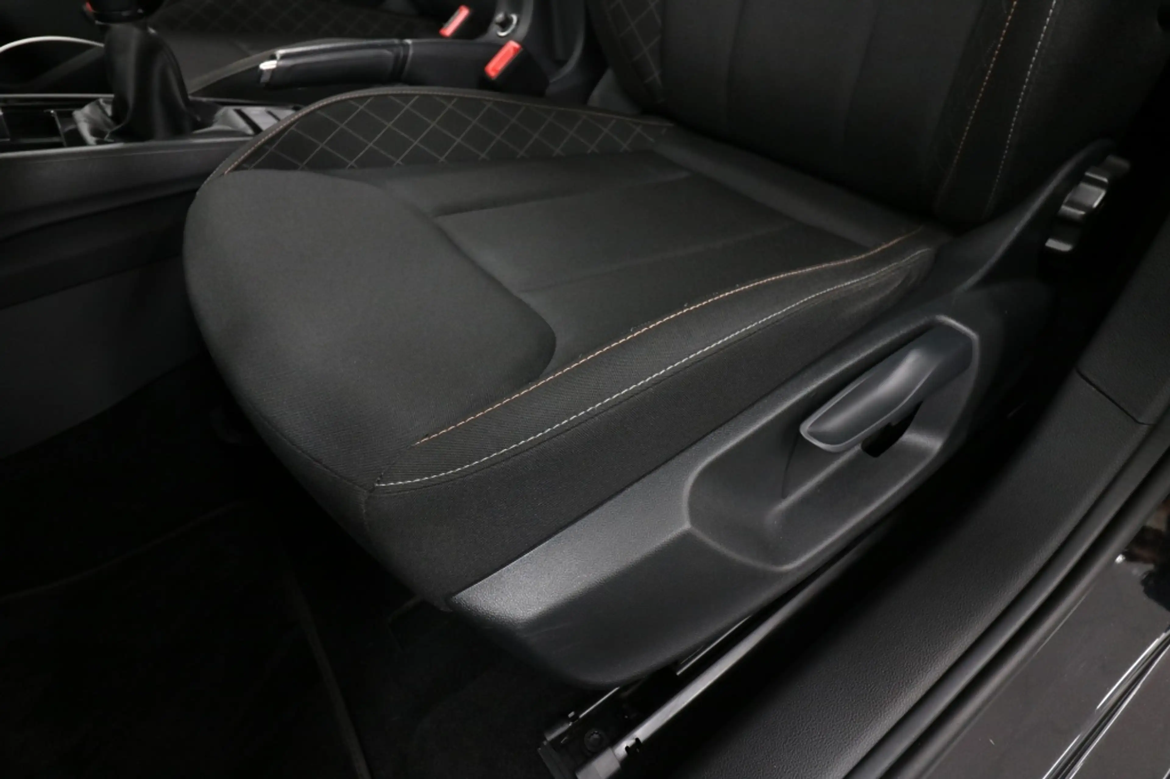 Skoda Kamiq 1.0 TSI Ambition — photo 6