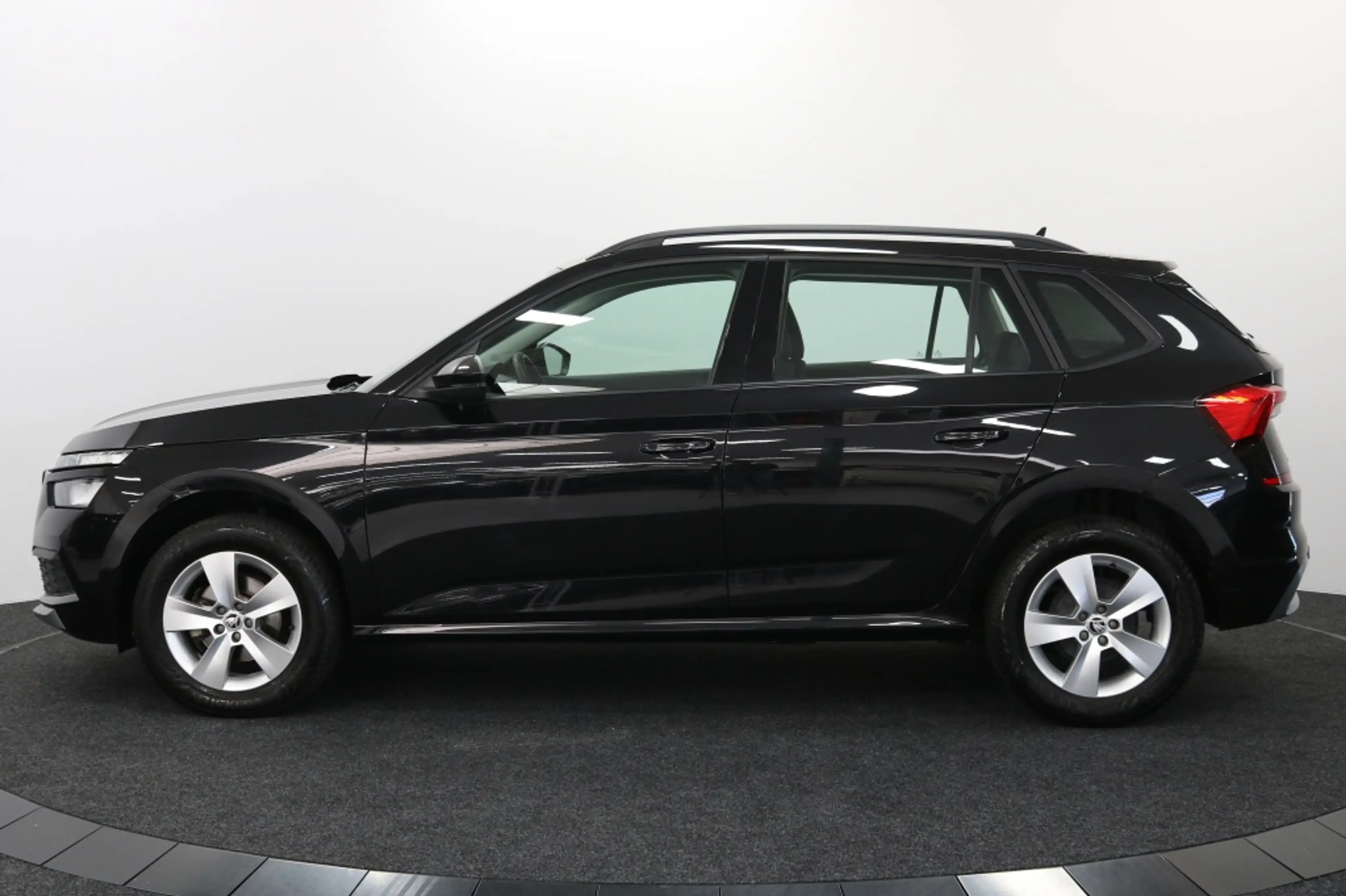 Skoda Kamiq 1.0 TSI Ambition — photo 4