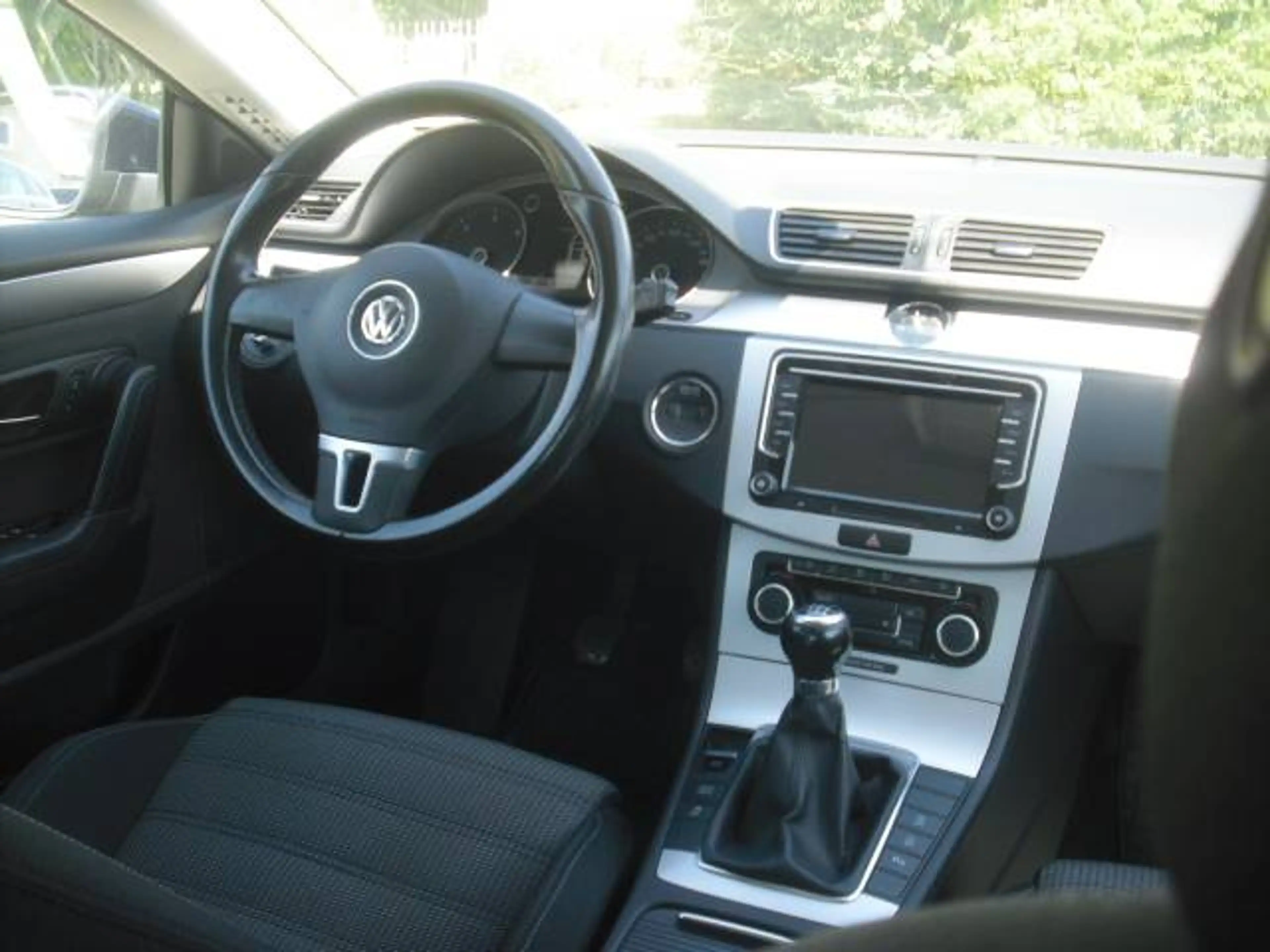 Volkswagen Passat CC Basis BMT — photo 8