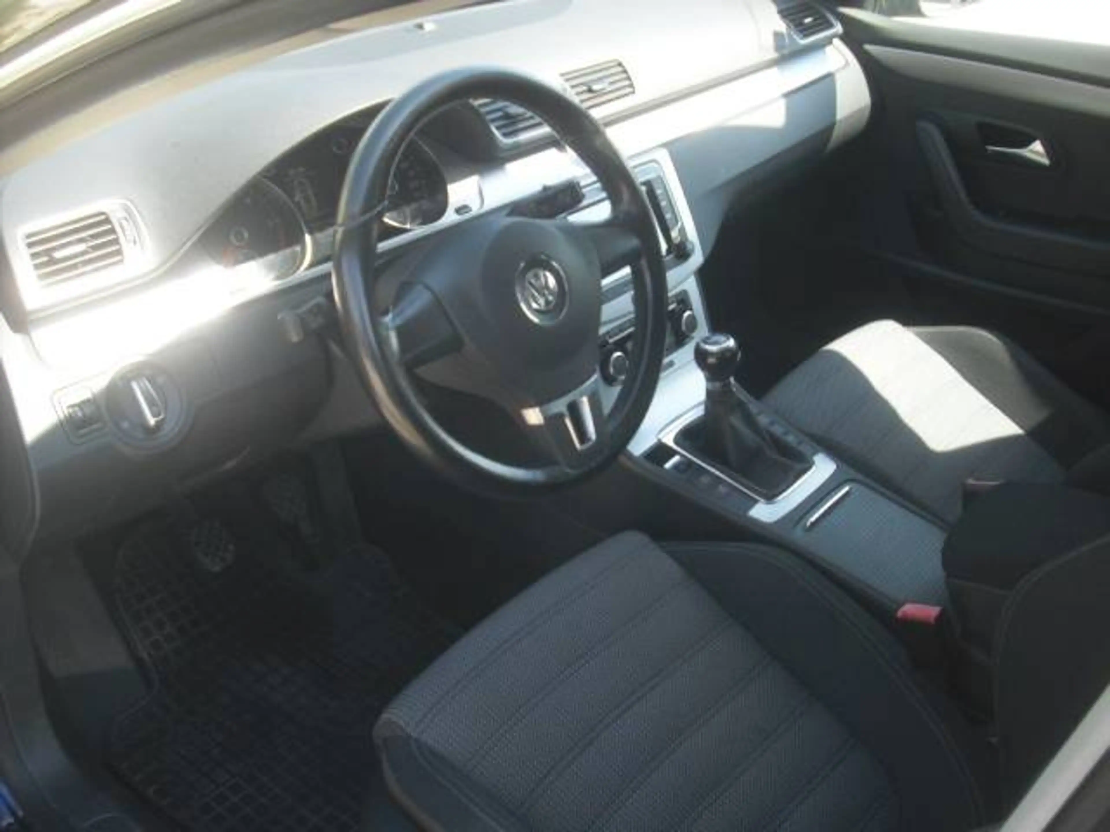 Volkswagen Passat CC Basis BMT — photo 7