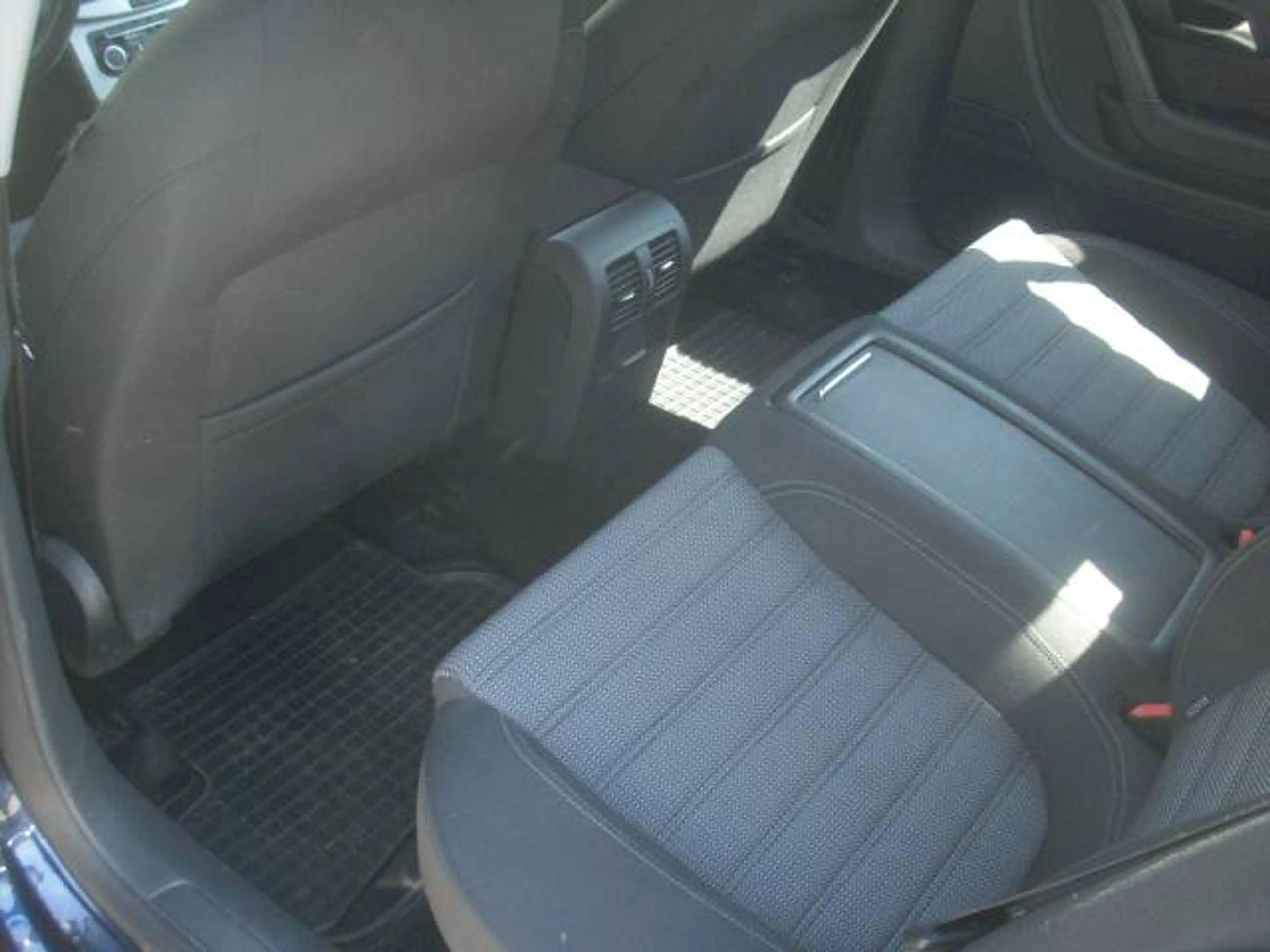 Volkswagen Passat CC Basis BMT — photo 11