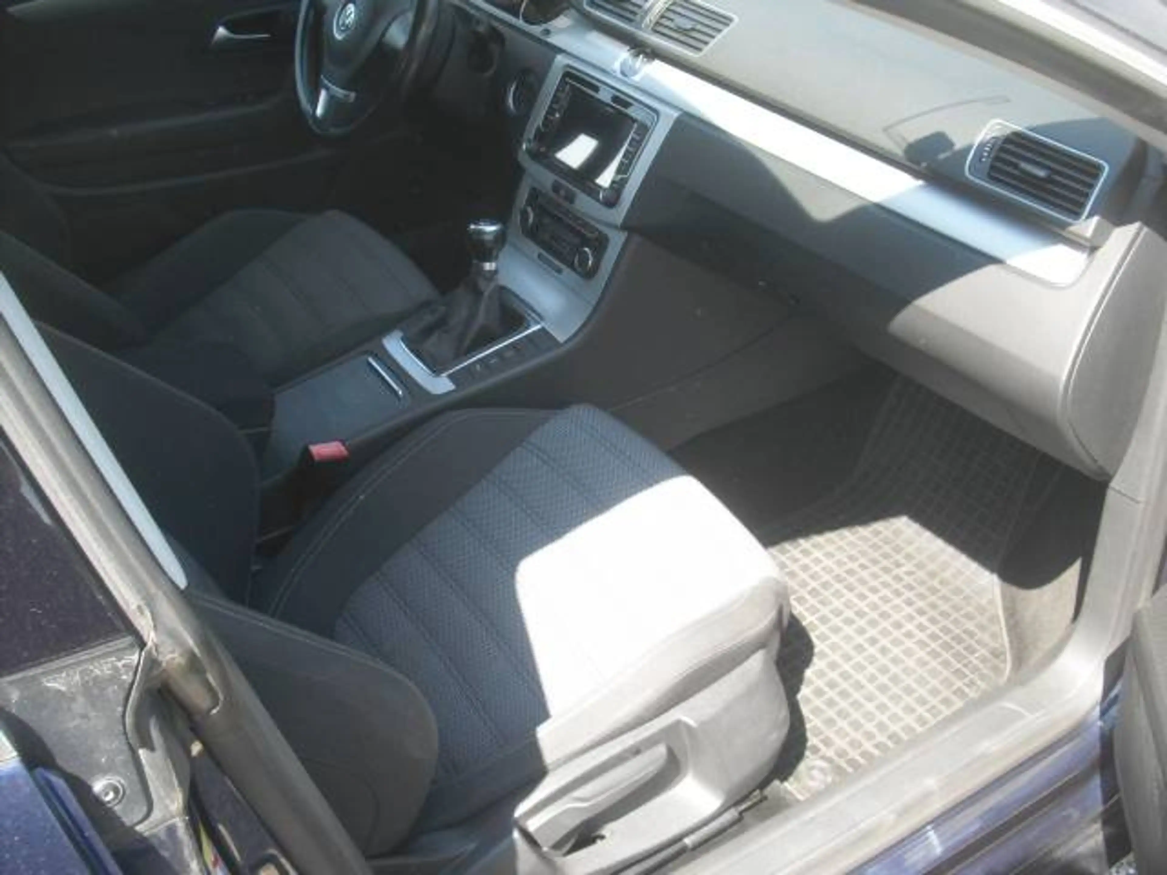 Volkswagen Passat CC Basis BMT — photo 9