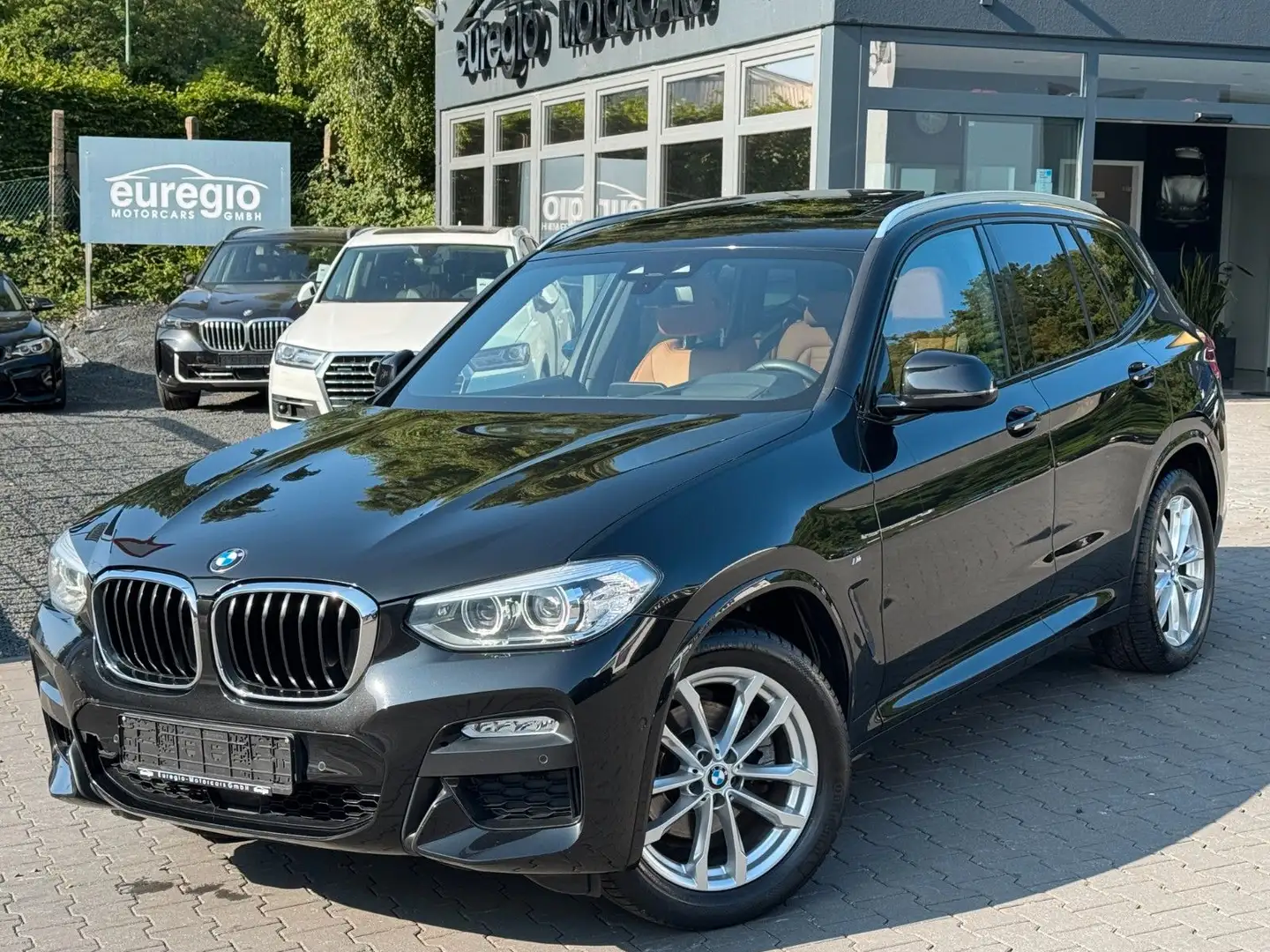 BMW X3 xDrive 20 d Aut. - 1 Hand - M Sportpaket /// Schwarz - 2