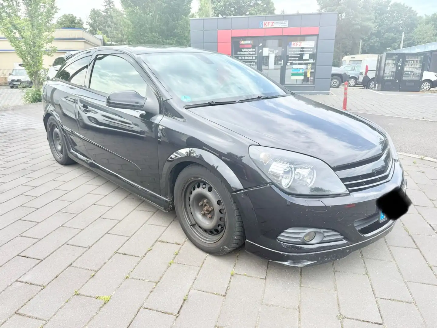 Opel Astra H GTC Sport crna - 2