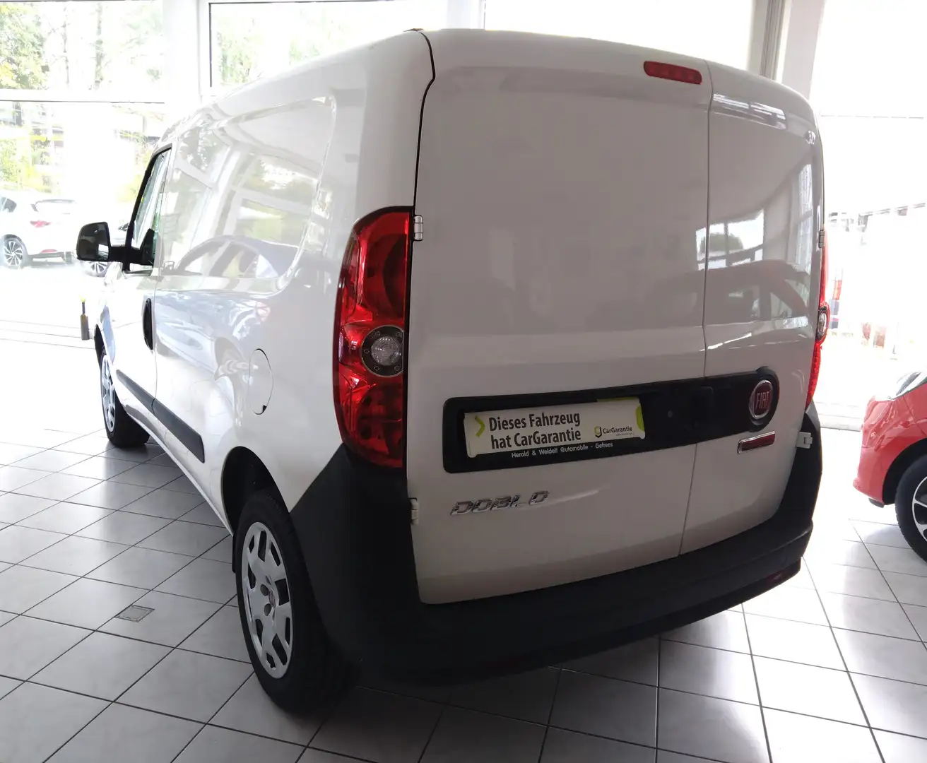 Fiat Doblo Kasten L1H1 1,3 MultiJet 95 Klima Radio Sortimo Weiß - 2