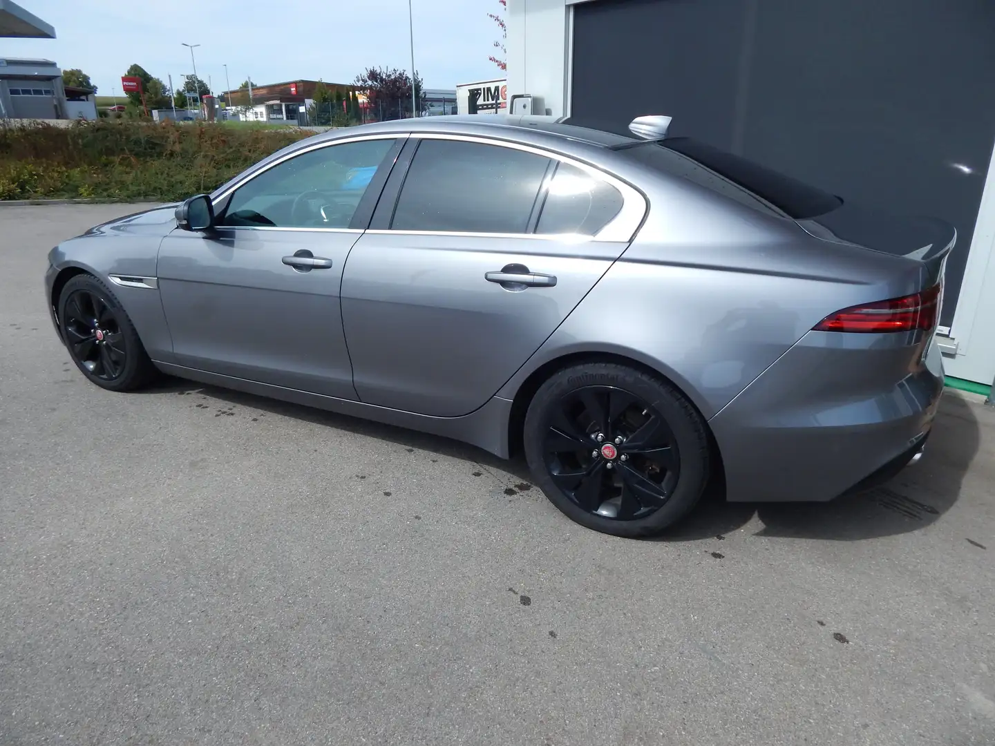 Jaguar XE XE Diesel D180 AWD Aut. S Grau - 1