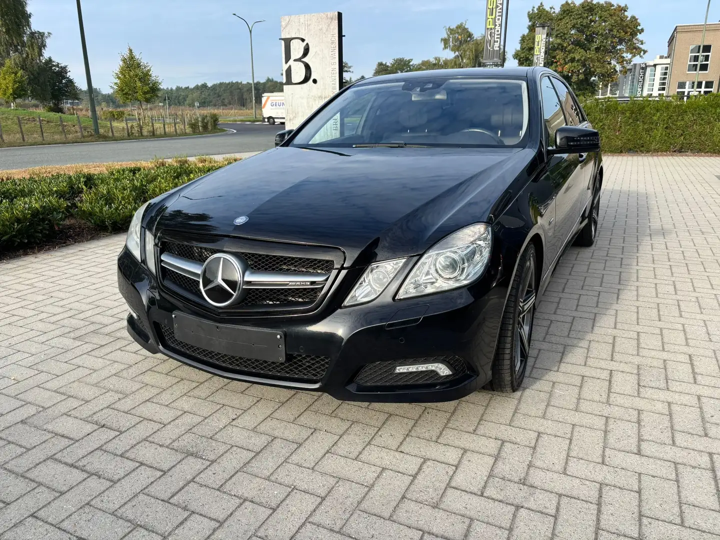 Mercedes-Benz E 350 CDI Avantgarde / EXPORTWAGEN / AMG line Zwart - 1