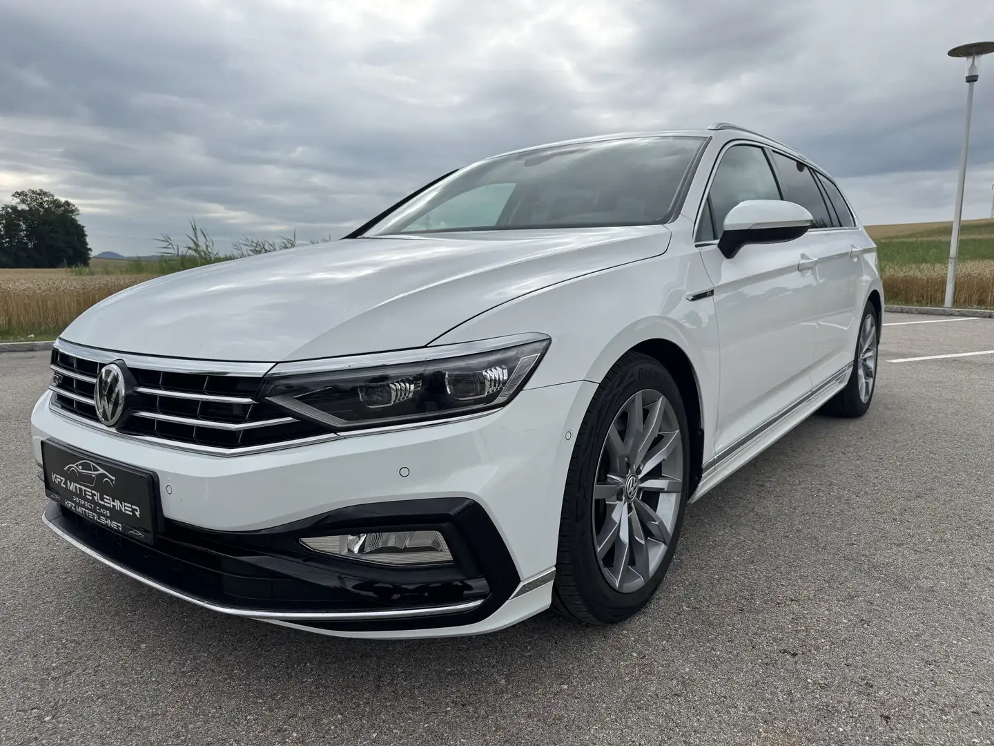 Volkswagen Passat Variant Elegance 2,0 SCR TDI 4Motion DSG Rline - 1