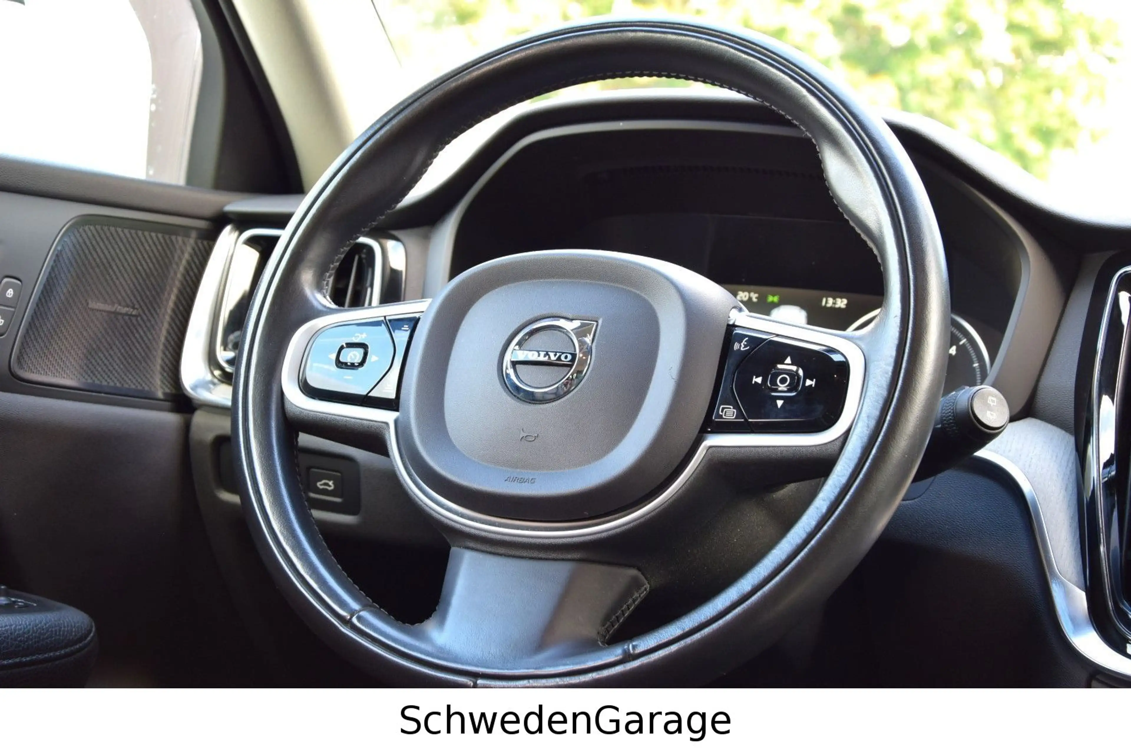 Volvo V60 Cross Country AWD — photo 15
