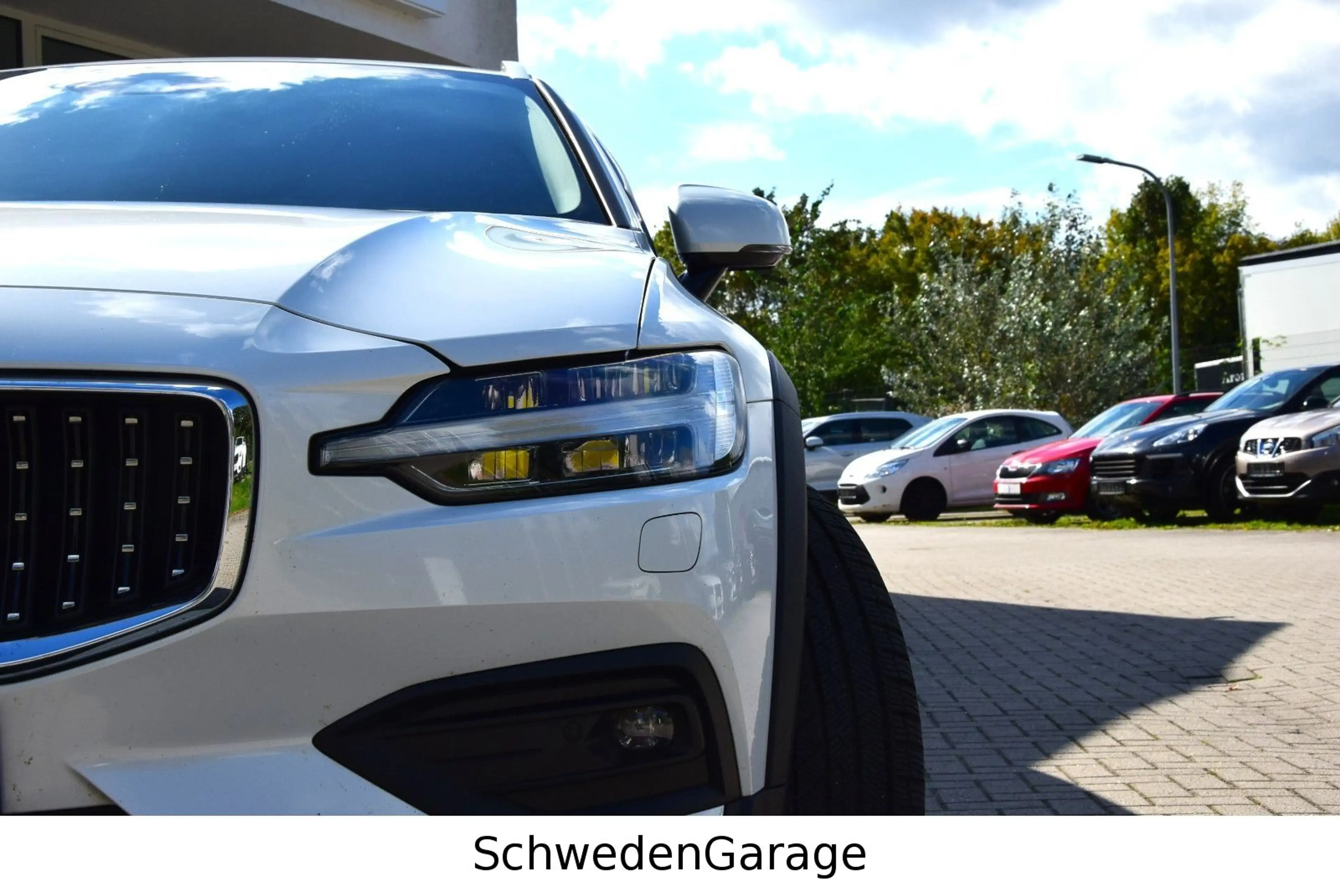Volvo V60 Cross Country AWD — photo 6