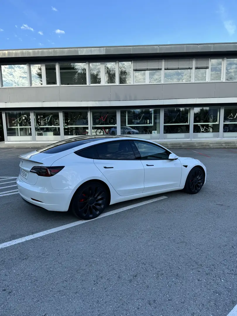 Tesla Model 3 Performance - 2