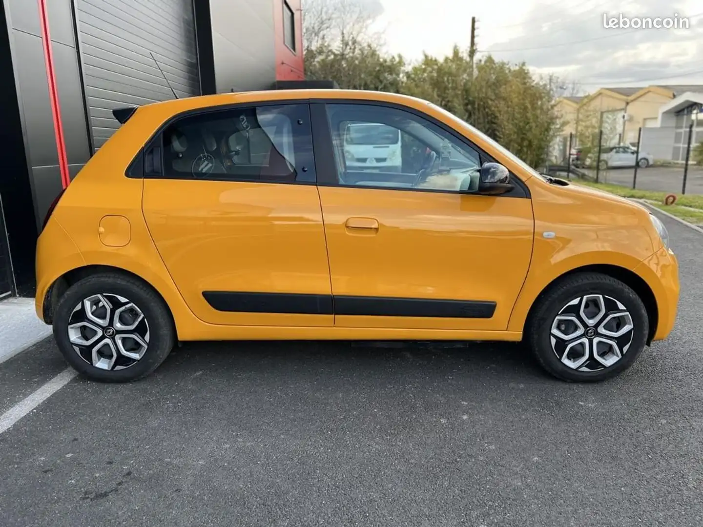 Renault Twingo Electrique finition Authentique 5500kms Jaune - 2