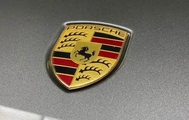 Porsche Cayenne view 11
