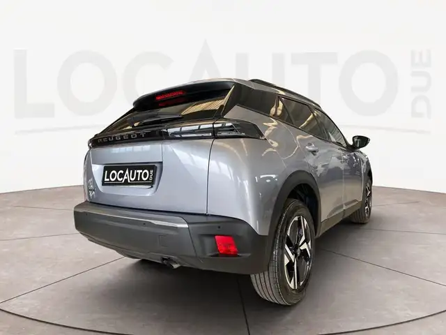 Peugeot 2008 view 4
