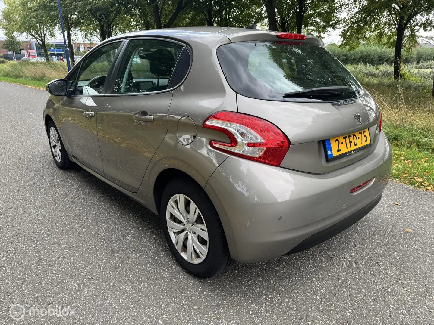 Peugeot 208 1.2 VTi * DISTRIBUTIE VV * PARKEERSENSOR * APK Gris - 2