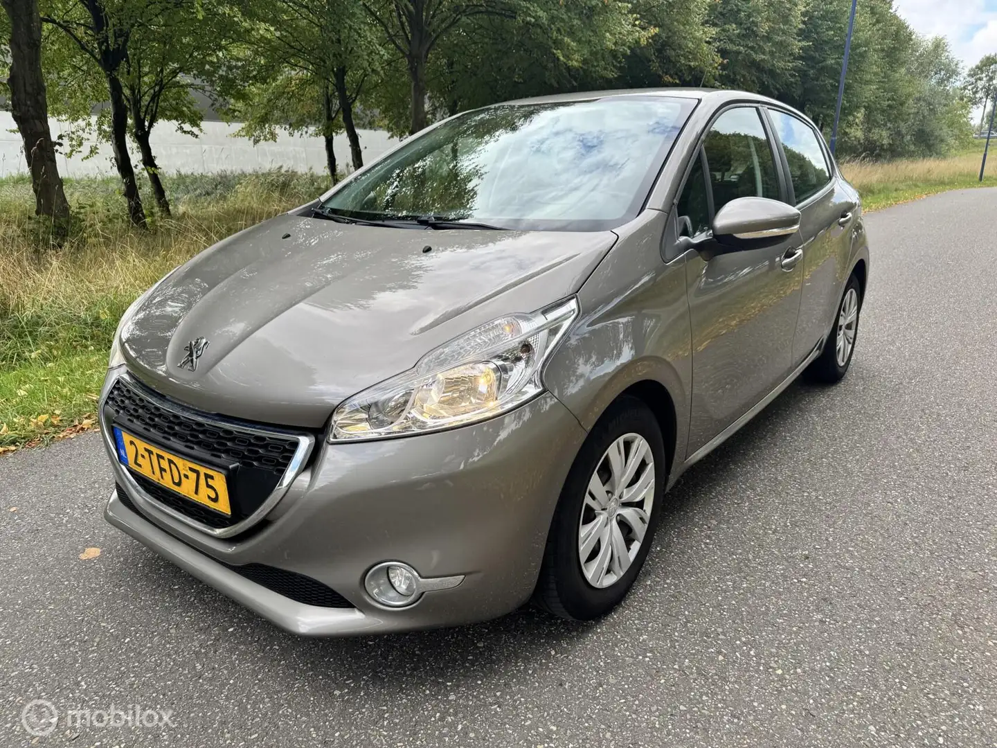 Peugeot 208 1.2 VTi * DISTRIBUTIE VV * PARKEERSENSOR * APK Gris - 1