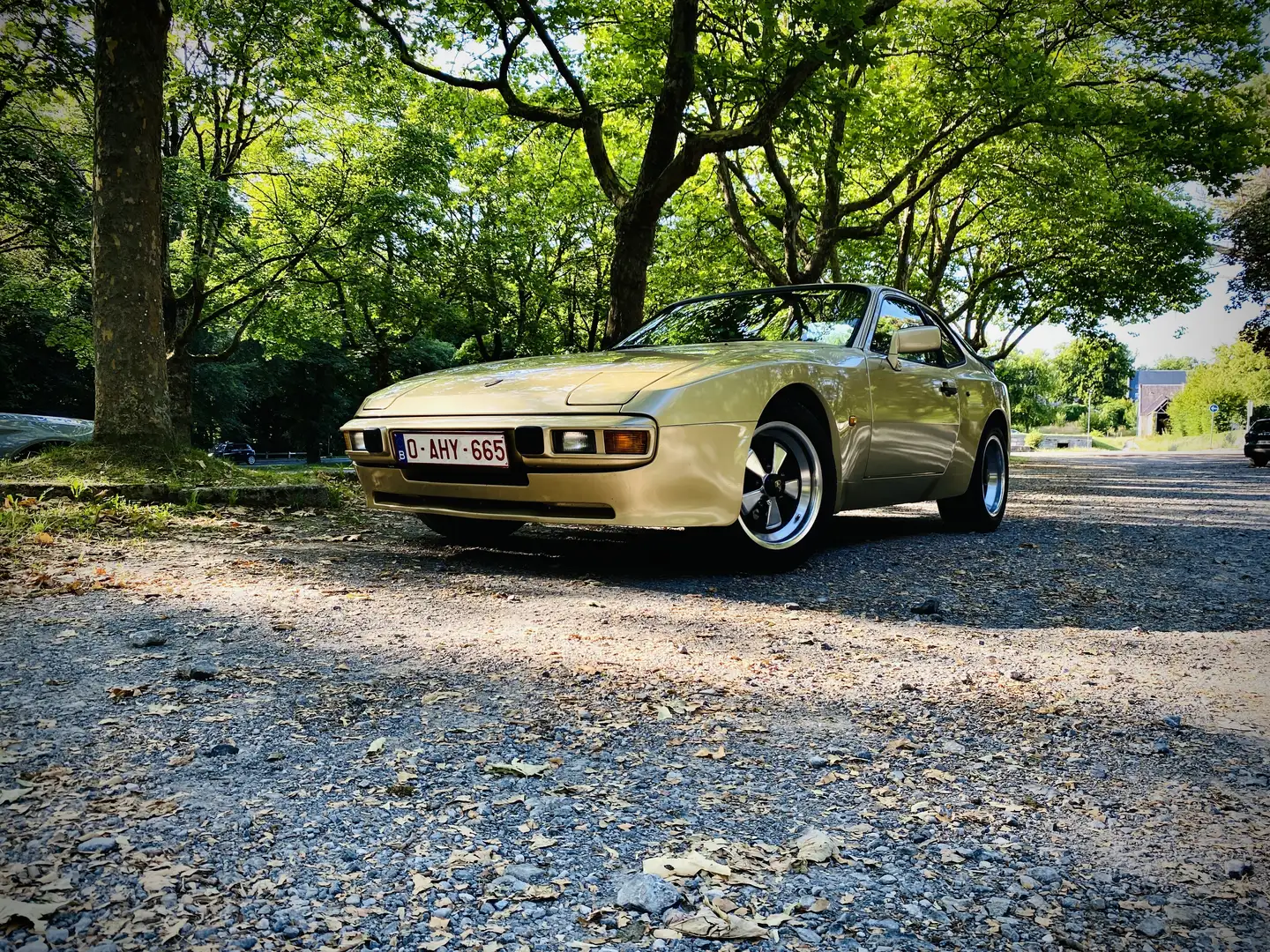 Porsche 944 Zlatá - 1