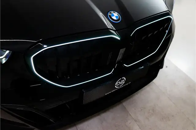 BMW 5 Series view 11