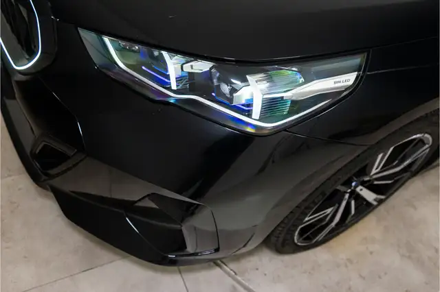 BMW 5 Series view 12